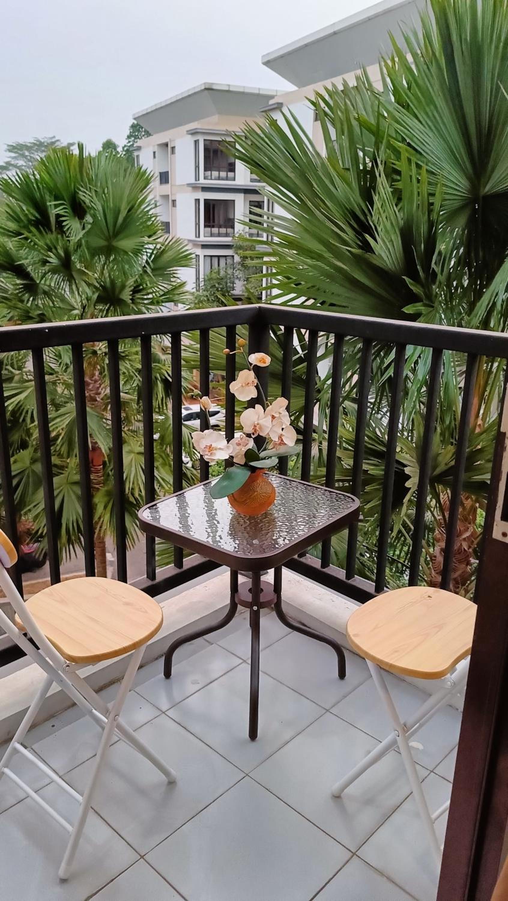 Cozy Apartment Asatti Agate Yellow Vanya Park view 2