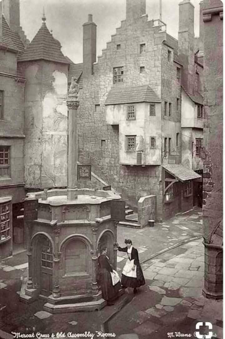 Bailie Royal Mile Apartment view 2