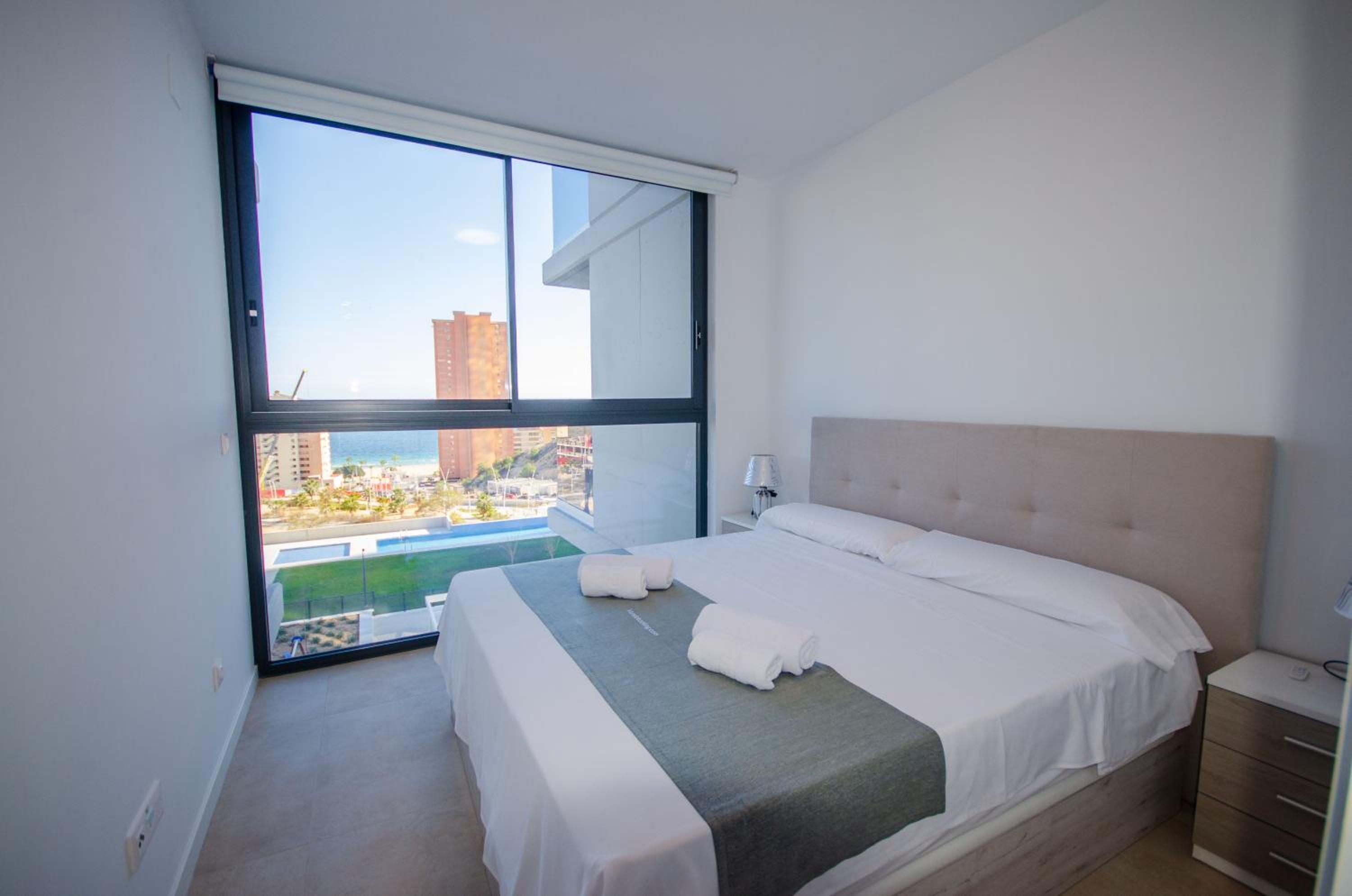 SAKURA LUXURY Poniente Beach