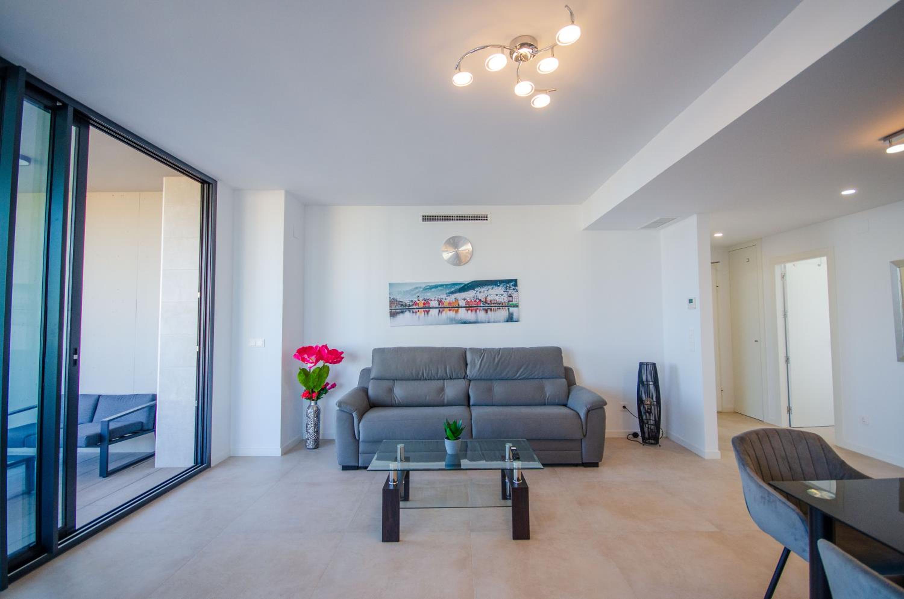 SAKURA LUXURY Poniente Beach