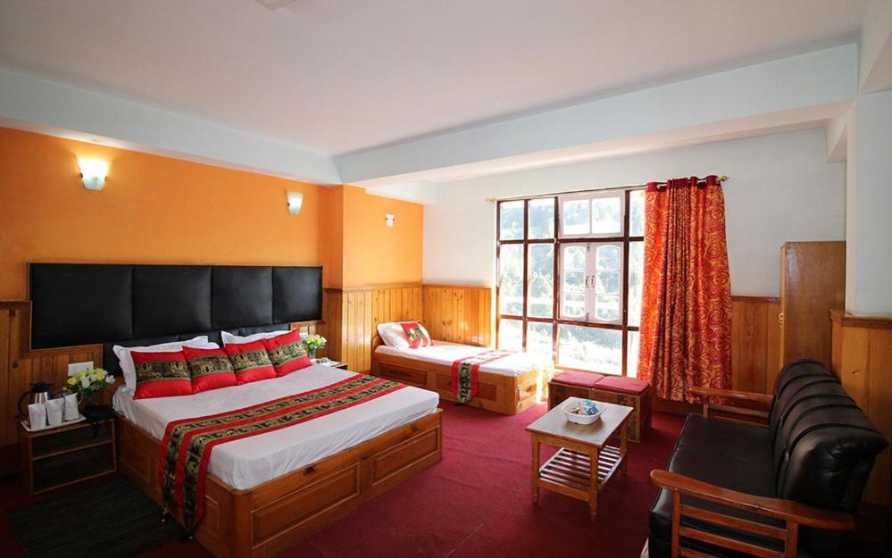 Rufina Royal Lachung