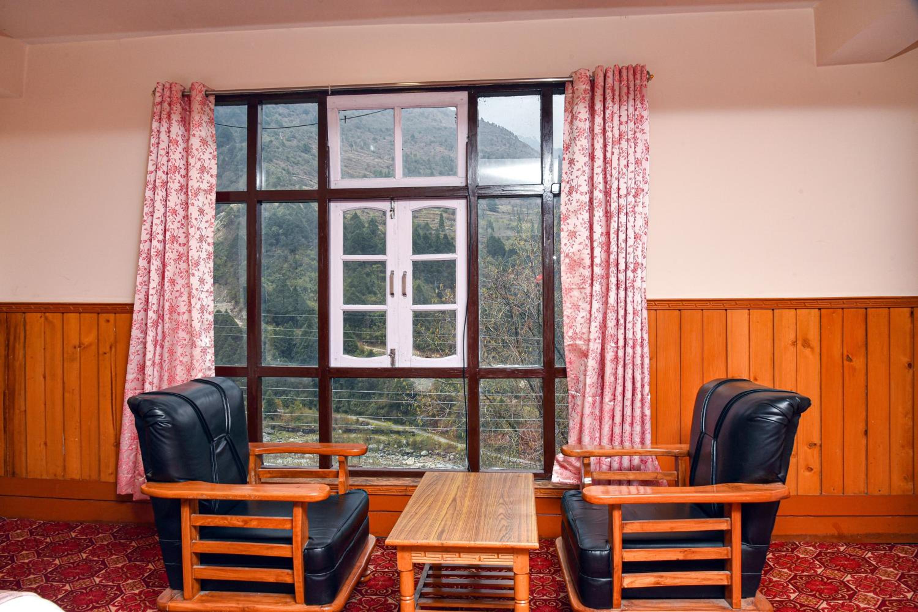 Rufina Royal Lachung