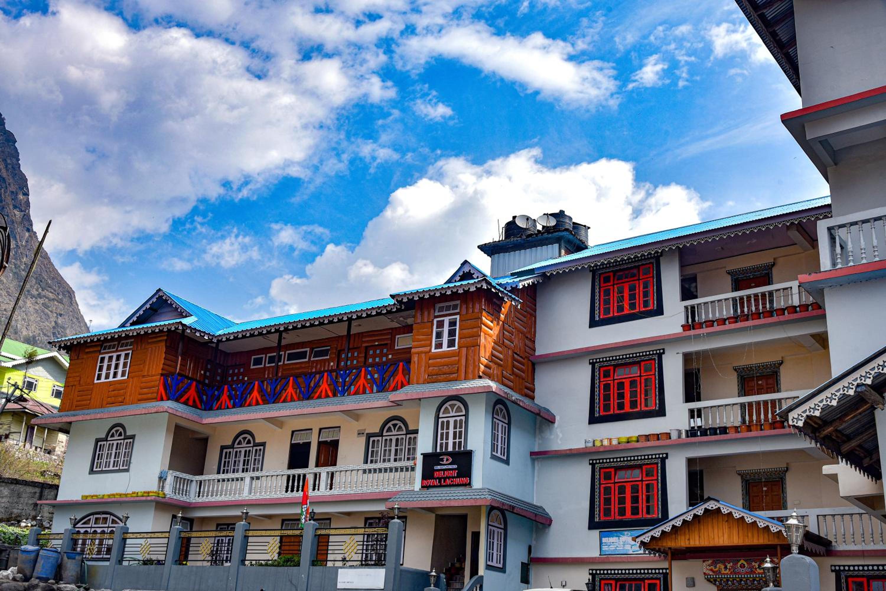 Rufina Royal Lachung
