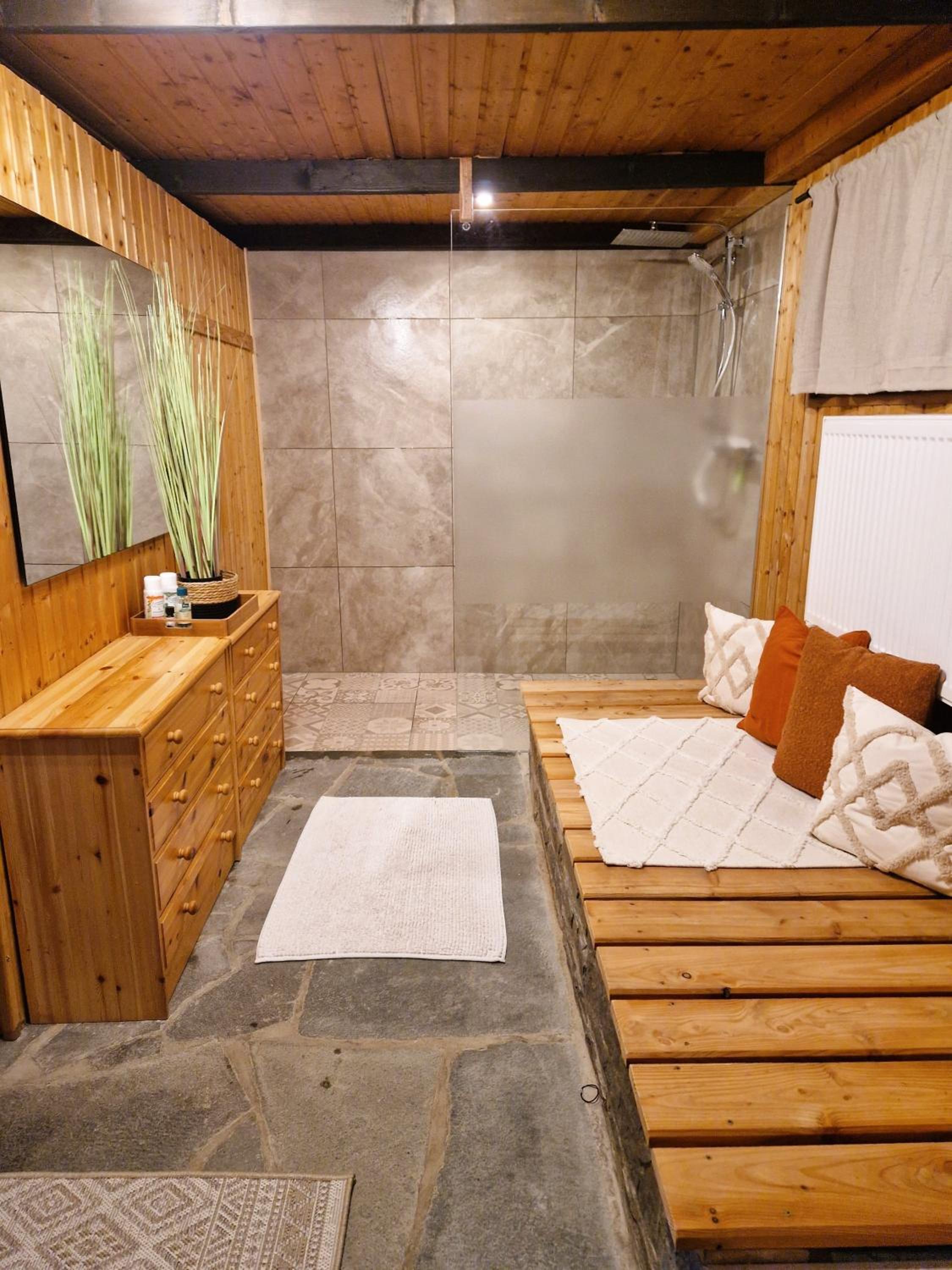 Photo 32