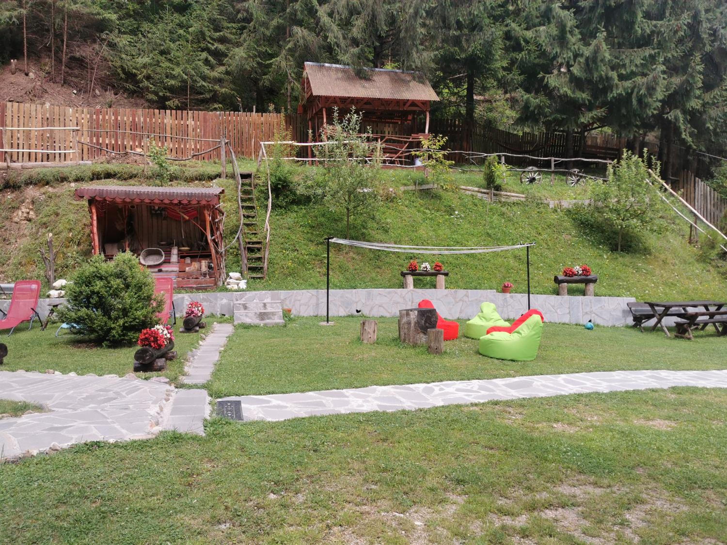 Pensiunea Cheile Albacului view 4