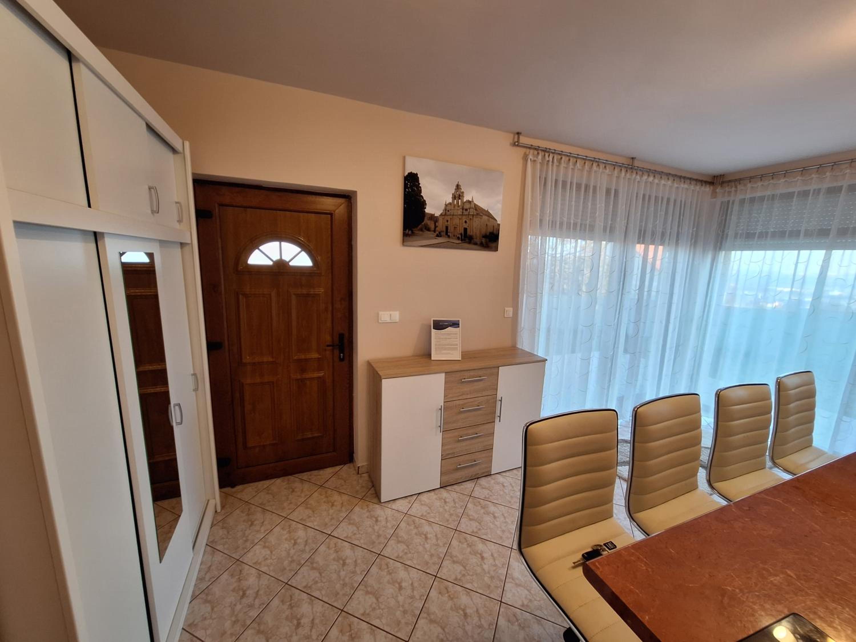 Makra-tető Öregtölgy Apartman