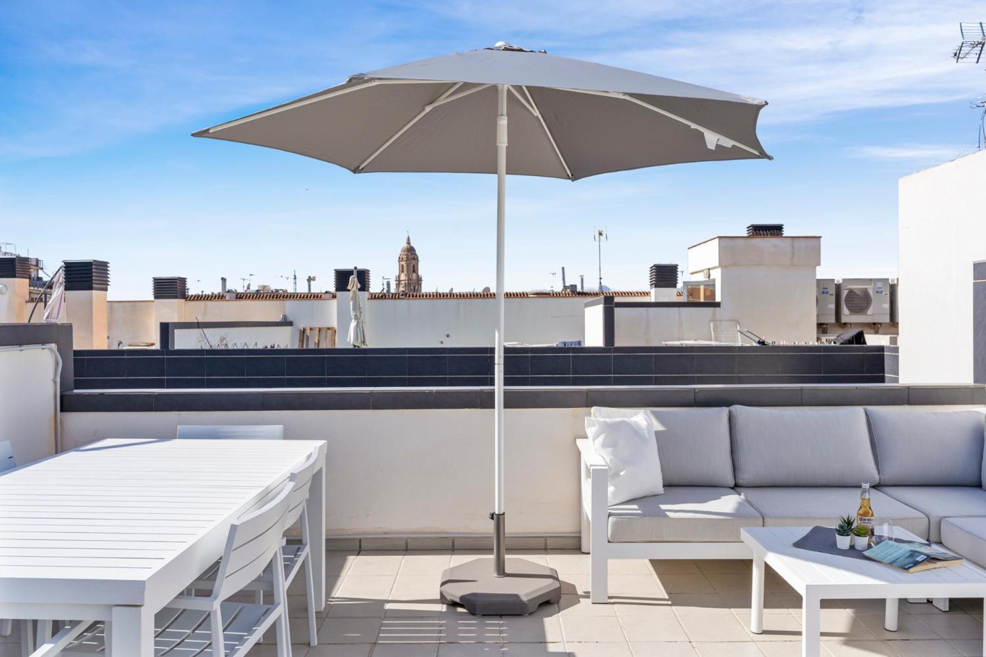 Malaga Unique top floor by Costarentals - MAL04