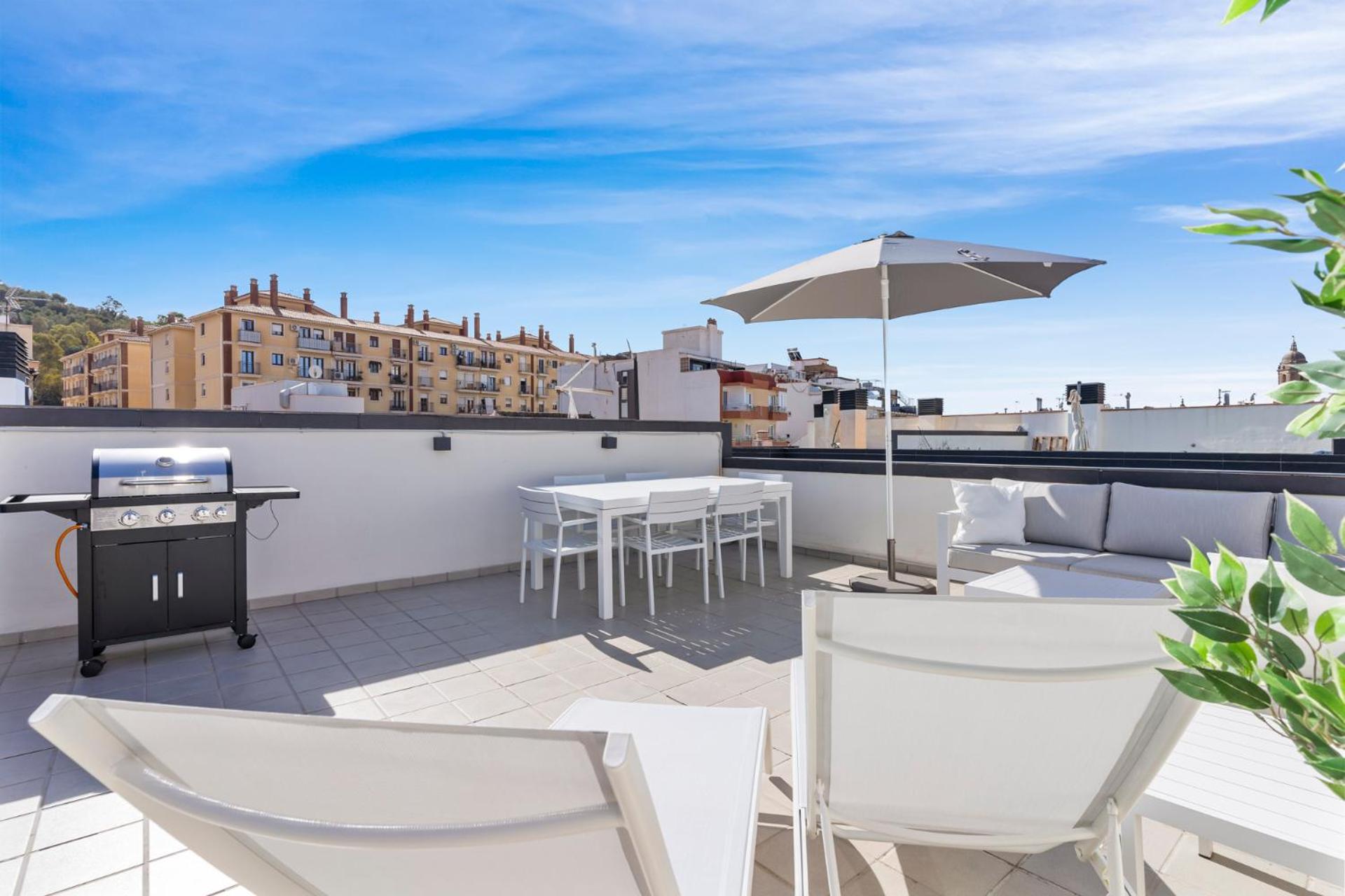 Malaga Unique top floor by Costarentals - MAL04
