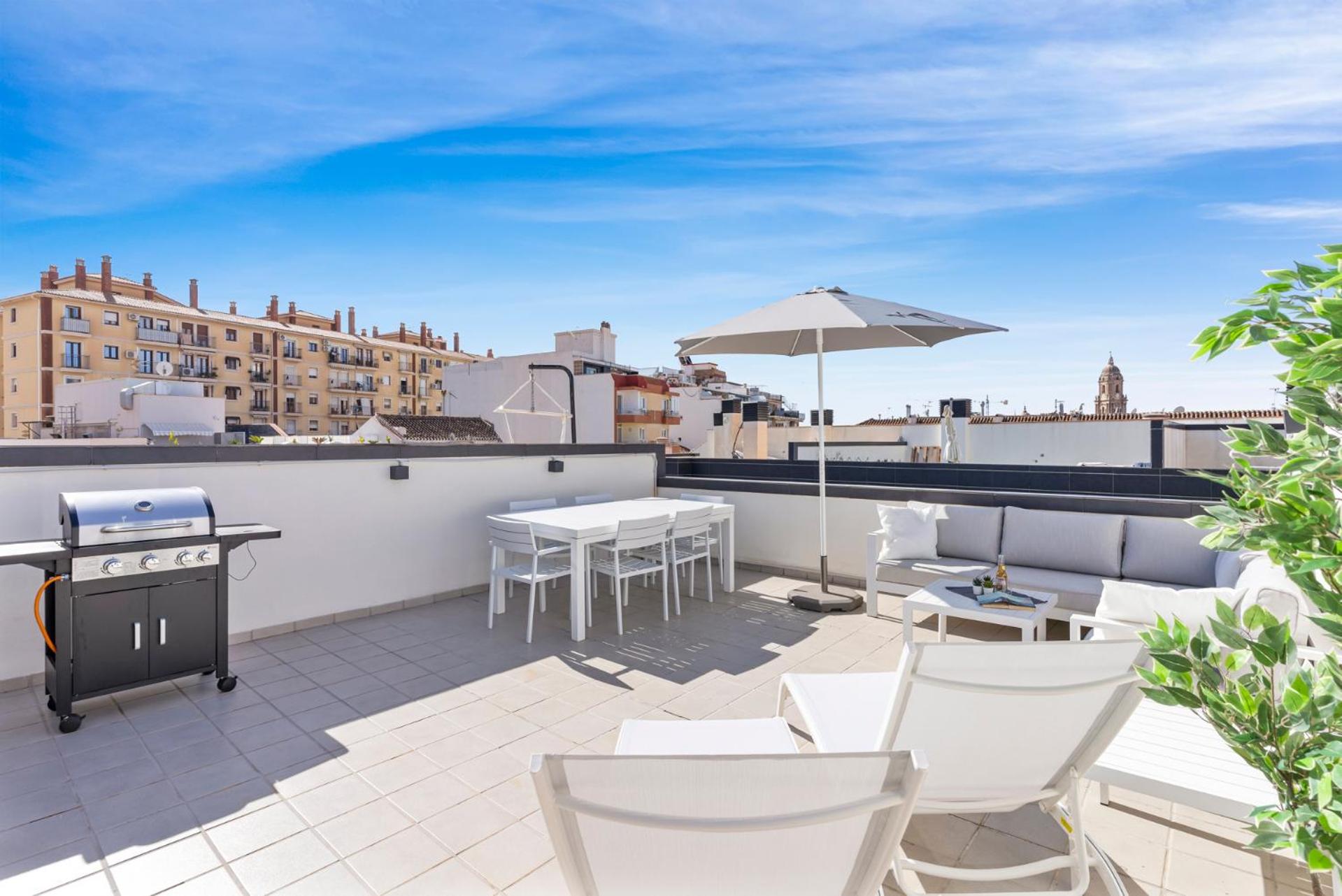 Malaga Unique top floor by Costarentals - MAL04