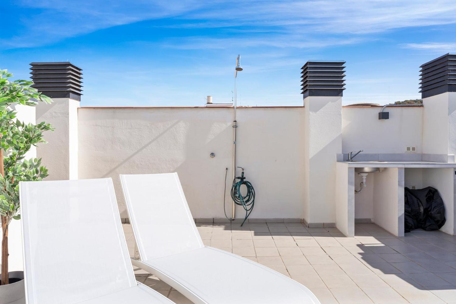 Malaga Unique top floor by Costarentals - MAL04