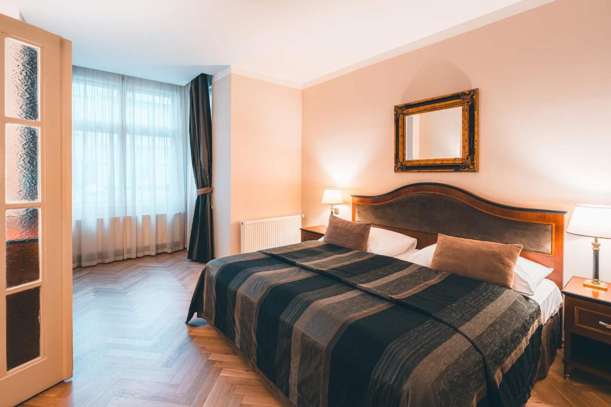 Elysee Hotel photo 15 of 41