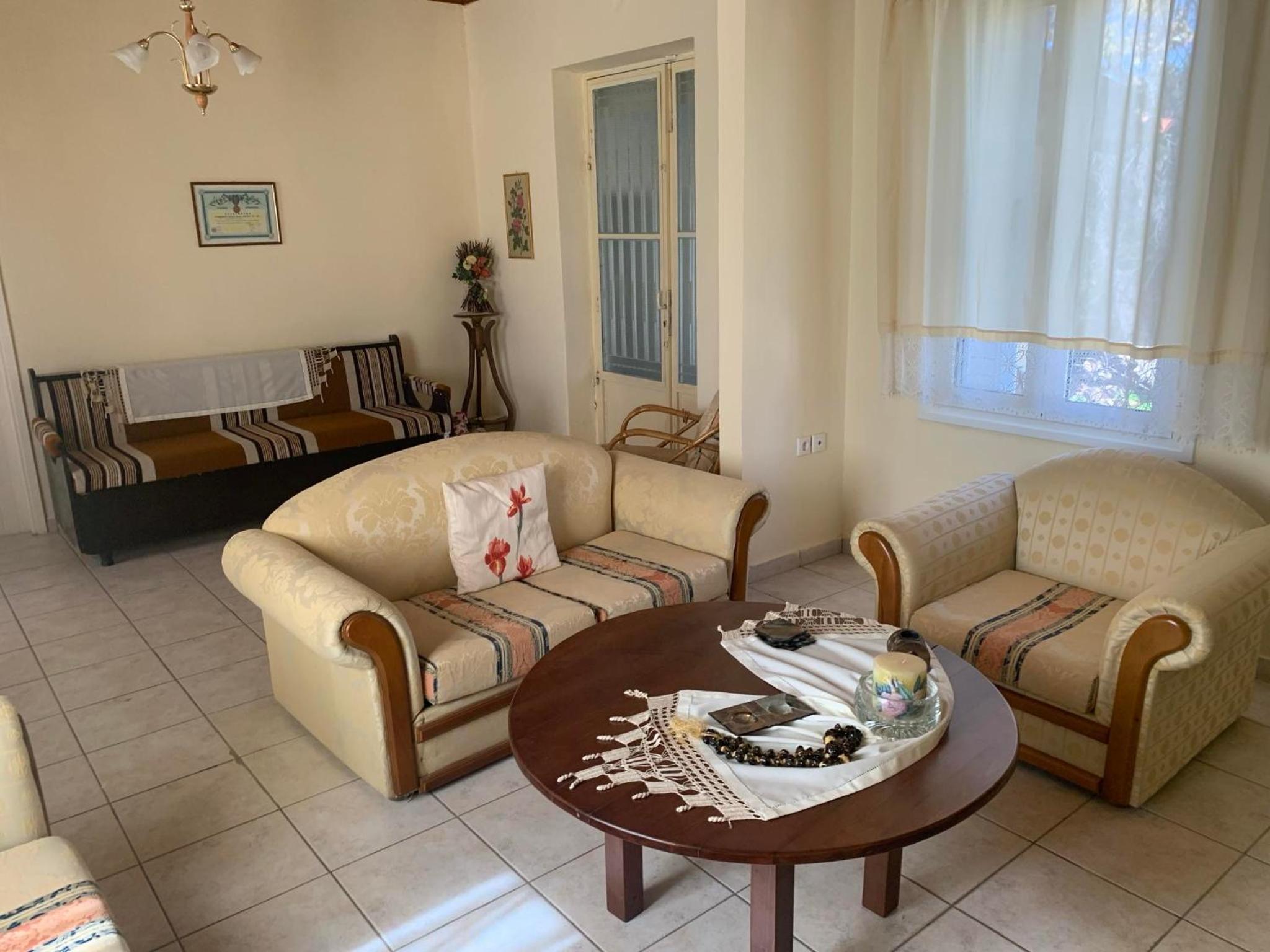 Ntinas Traditional Home view 4