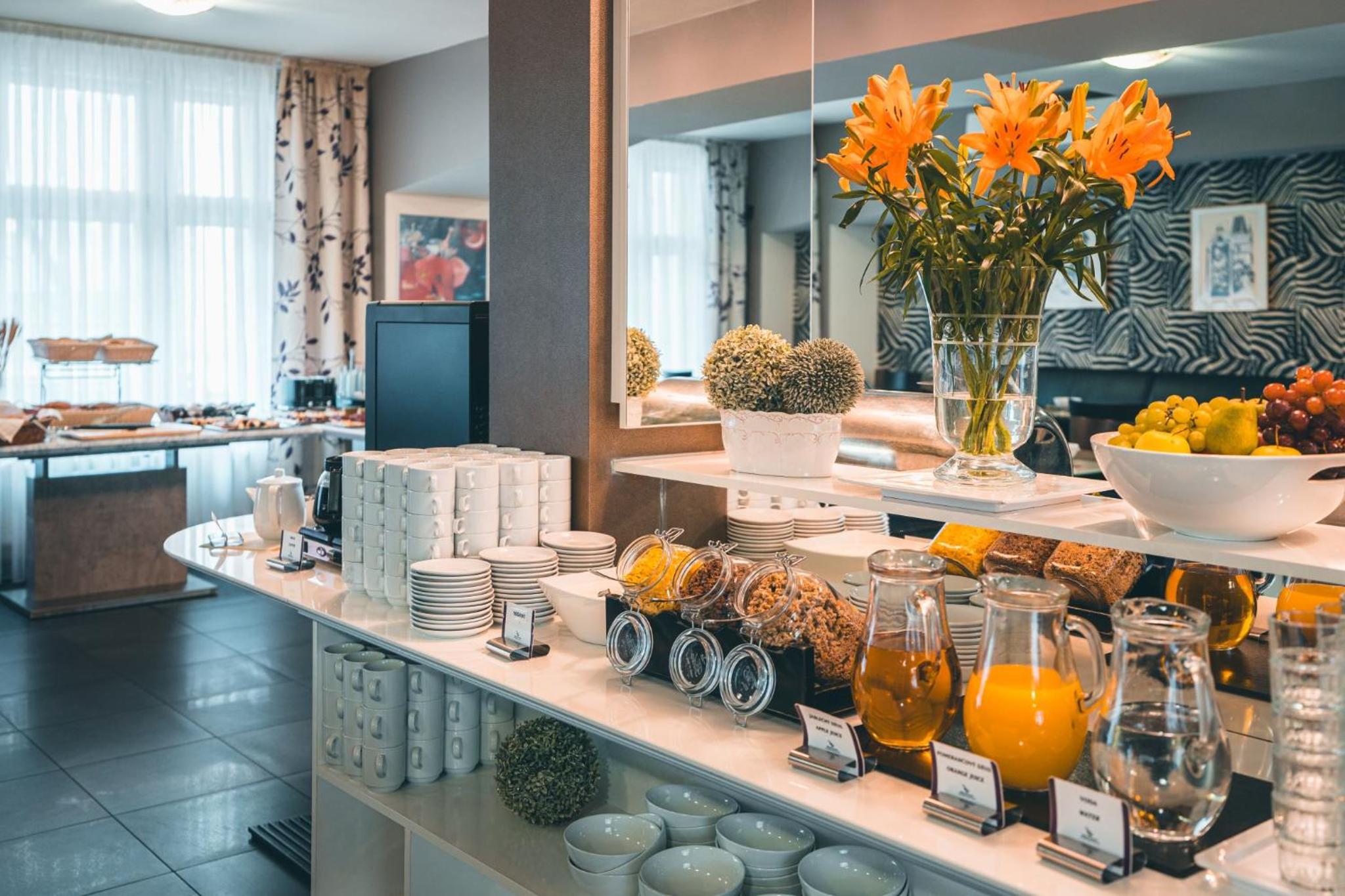 Elysee Hotel photo 37 of 41