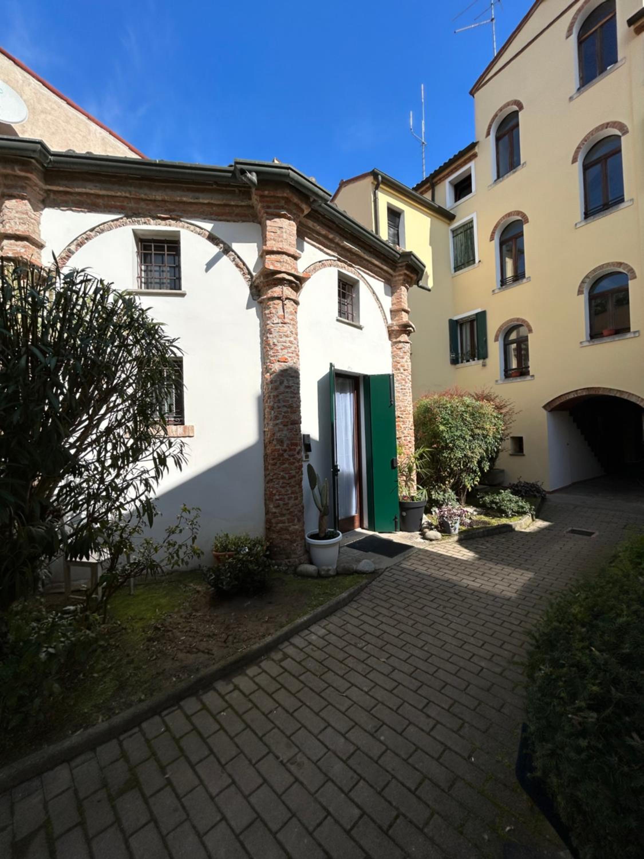 Chiesetta abside ex seminario -jvapartmentRovigo view 2