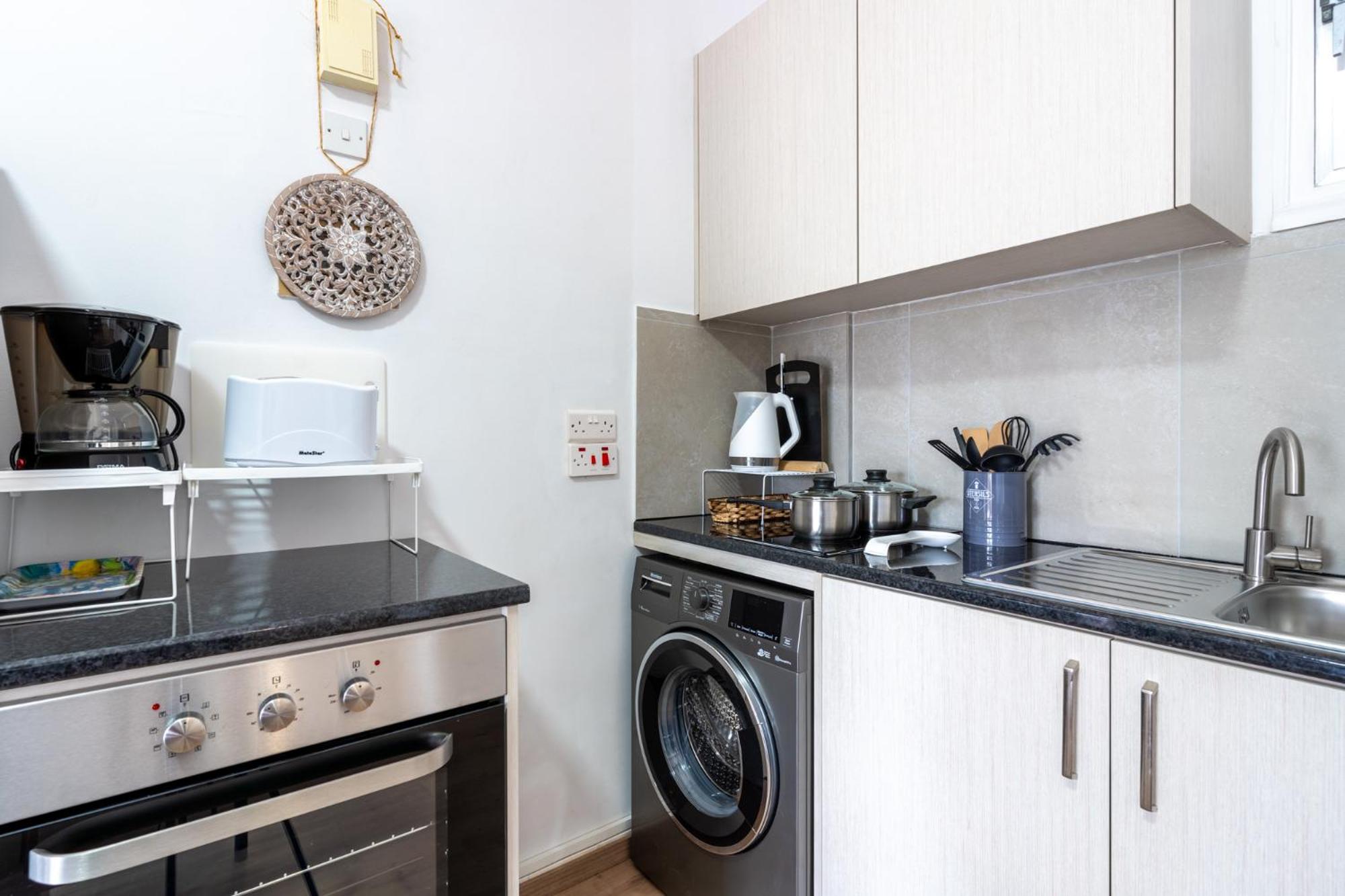 Radiant 1-Bedroom Apartment in Larnaca