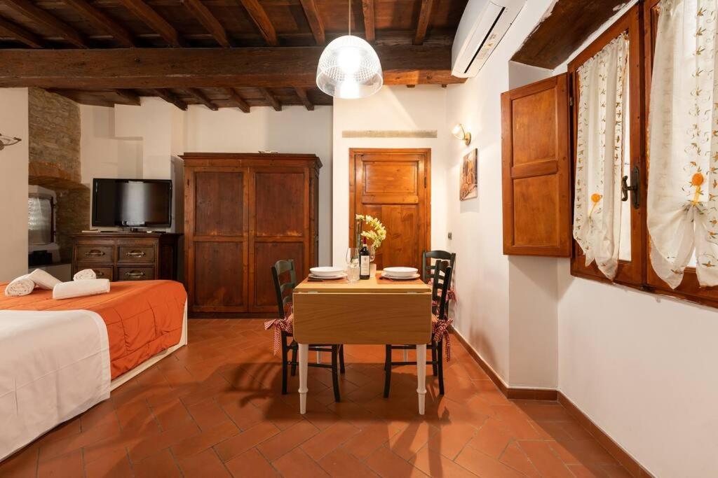 CorsoB Florentine studio close to Palazzo Vecchio