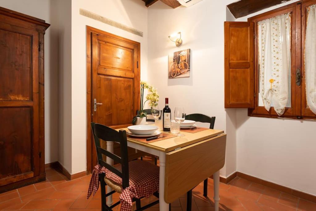 CorsoB Florentine studio close to Palazzo Vecchio