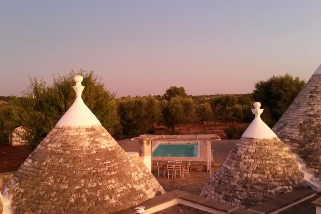Trullo with swimming pool. Charme&relax