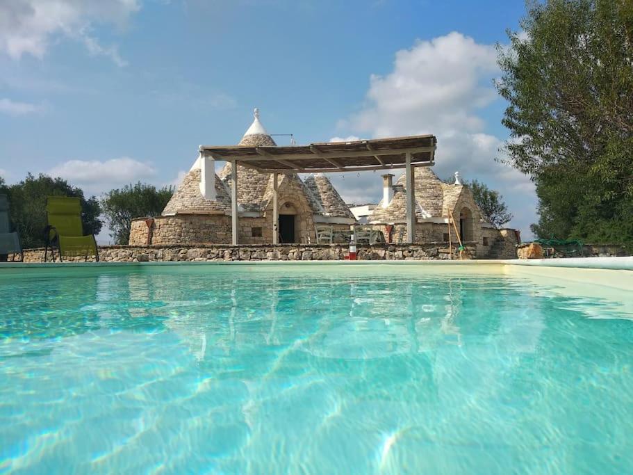 Trullo with swimming pool. Charme&relax