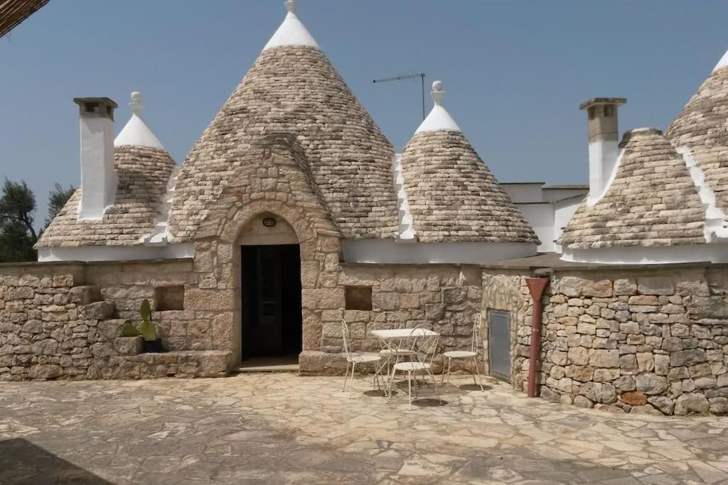 Trullo with swimming pool. Charme&relax