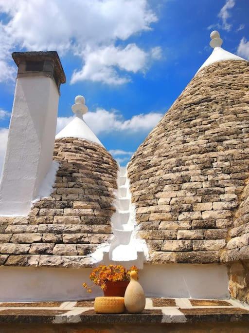 Trullo with swimming pool. Charme&relax