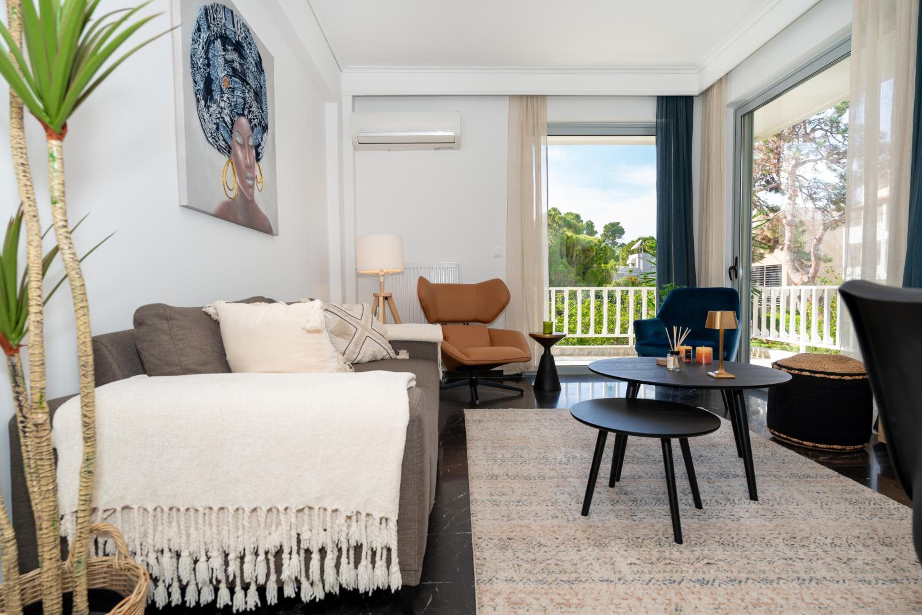 Modern Luxury Apartment in Glyfada, 10 minutes from Beach