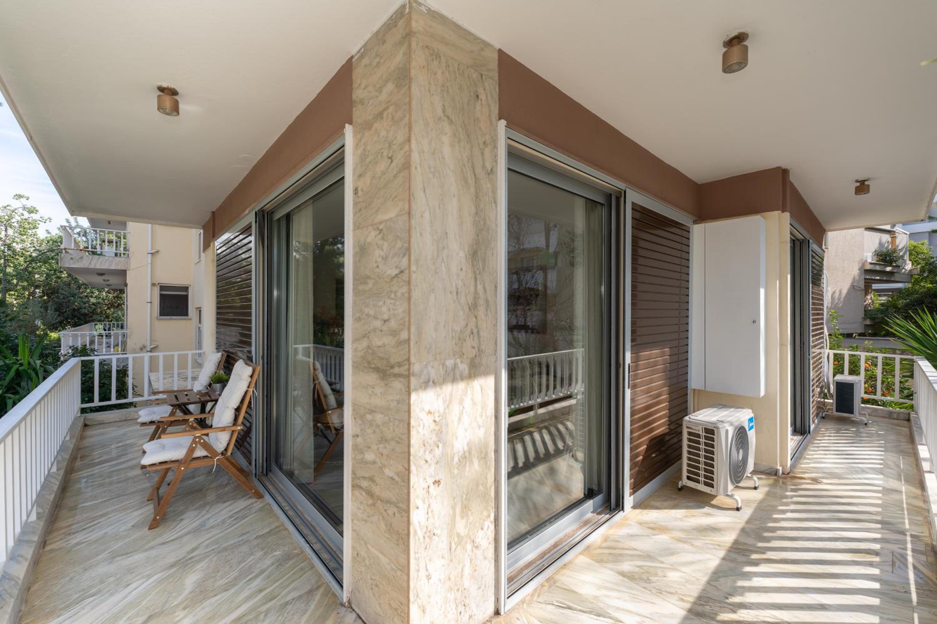 Modern Luxury Apartment in Glyfada, 10 minutes from Beach