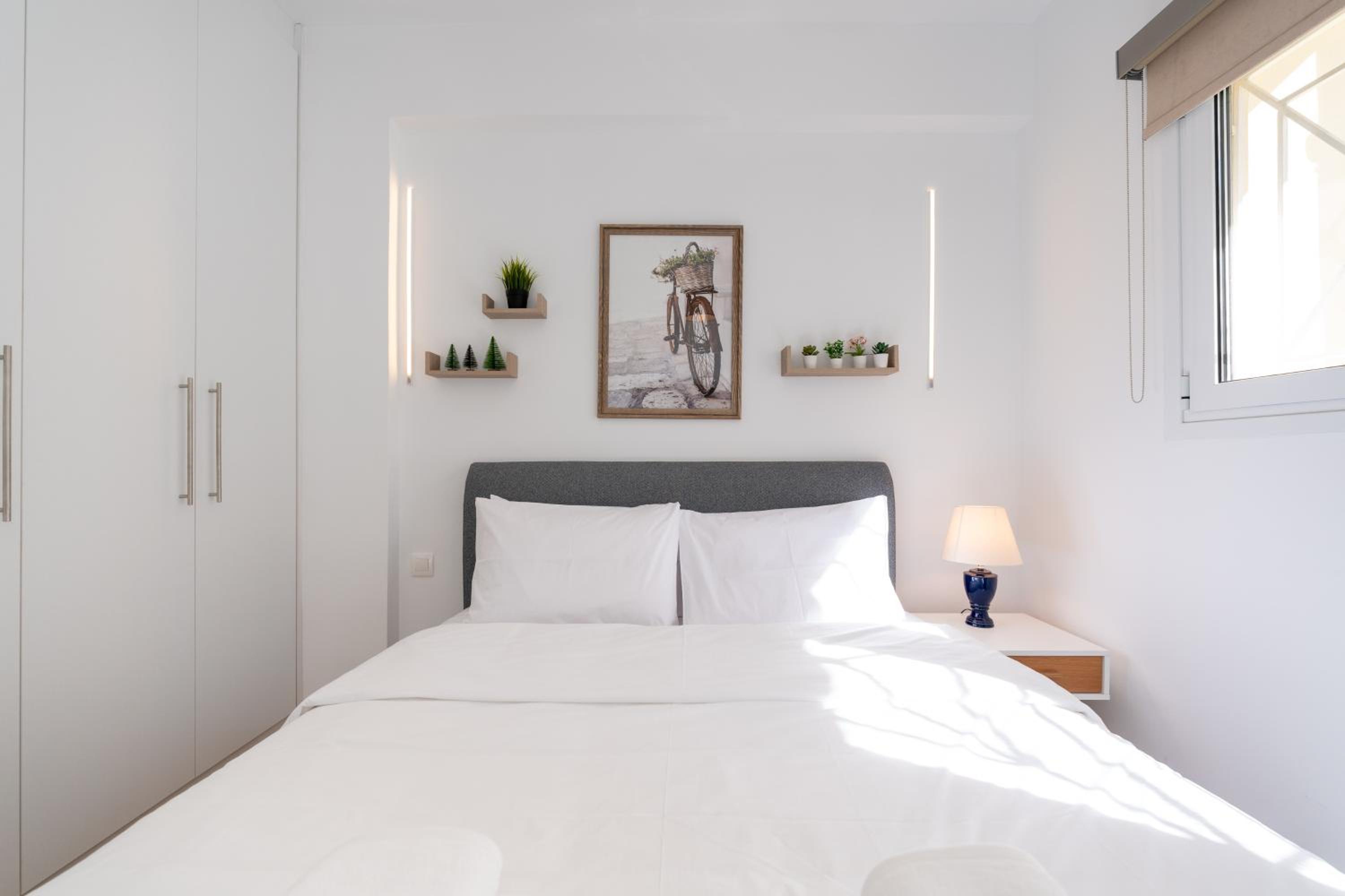 Modern Luxury Apartment in Glyfada, 10 minutes from Beach