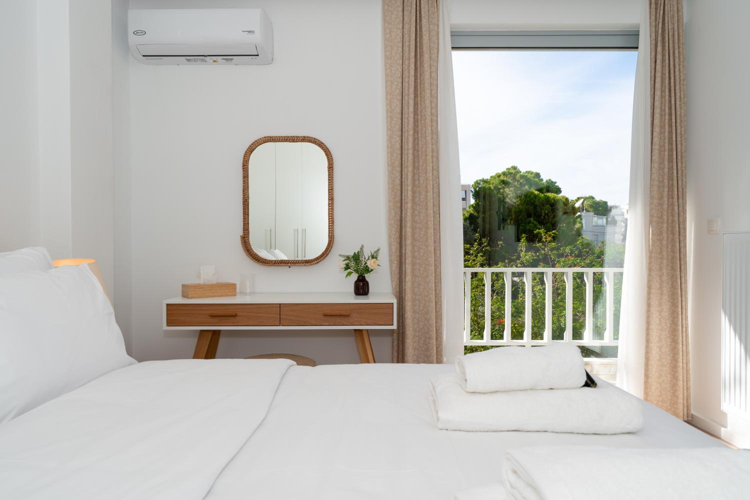Modern Luxury Apartment in Glyfada, 10 minutes from Beach