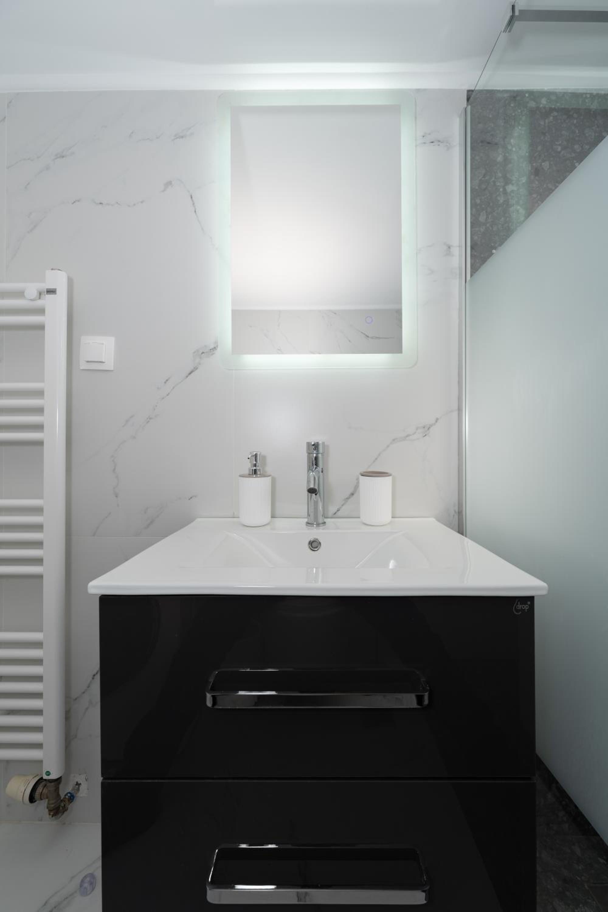 Modern Luxury Apartment in Glyfada, 10 minutes from Beach