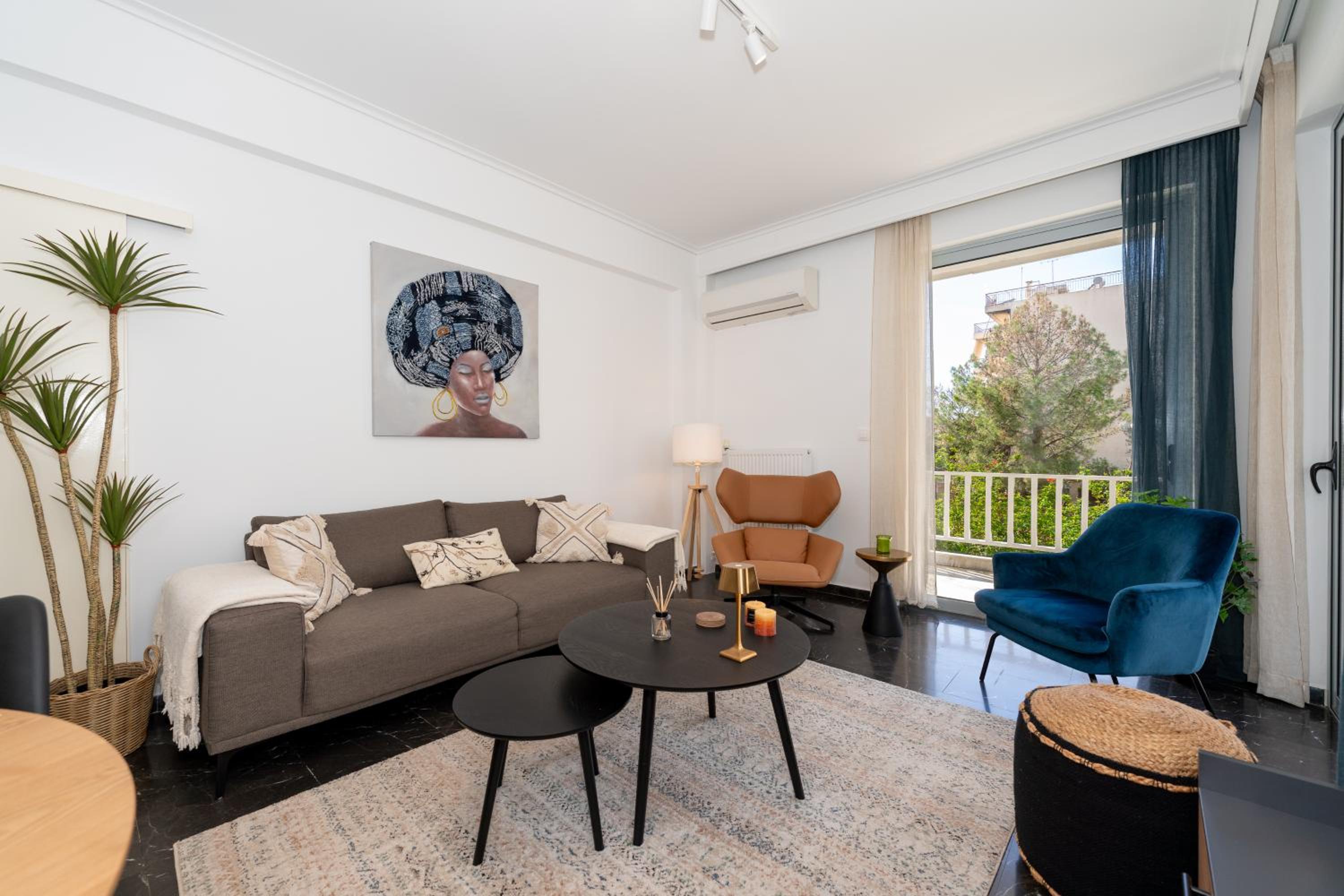 Modern Luxury Apartment in Glyfada, 10 minutes from Beach