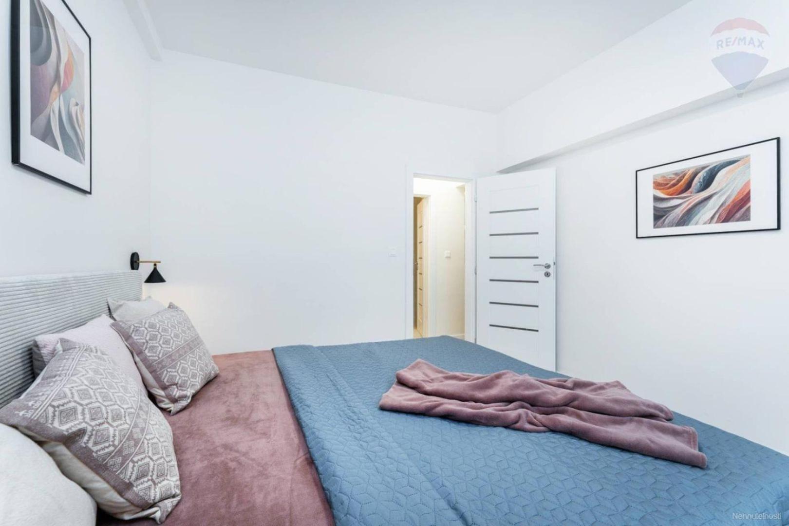 Stylish Apartment in the Old Town ~ Local Neighbourhood view 2