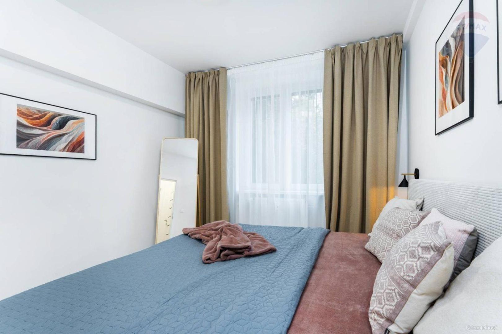 Stylish Apartment in the Old Town ~ Local Neighbourhood view 3