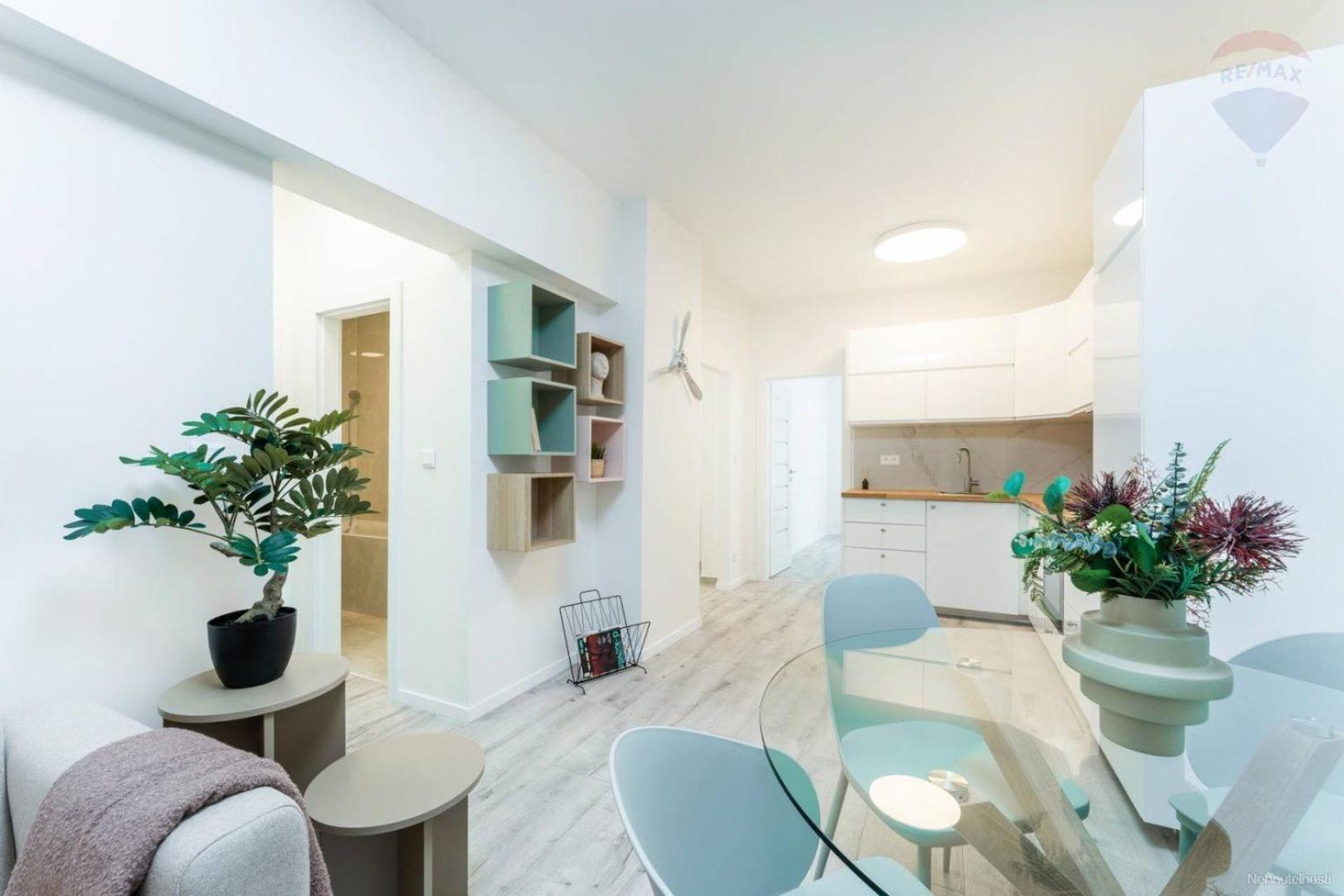 Stylish Apartment in the Old Town ~ Local Neighbourhood view 4