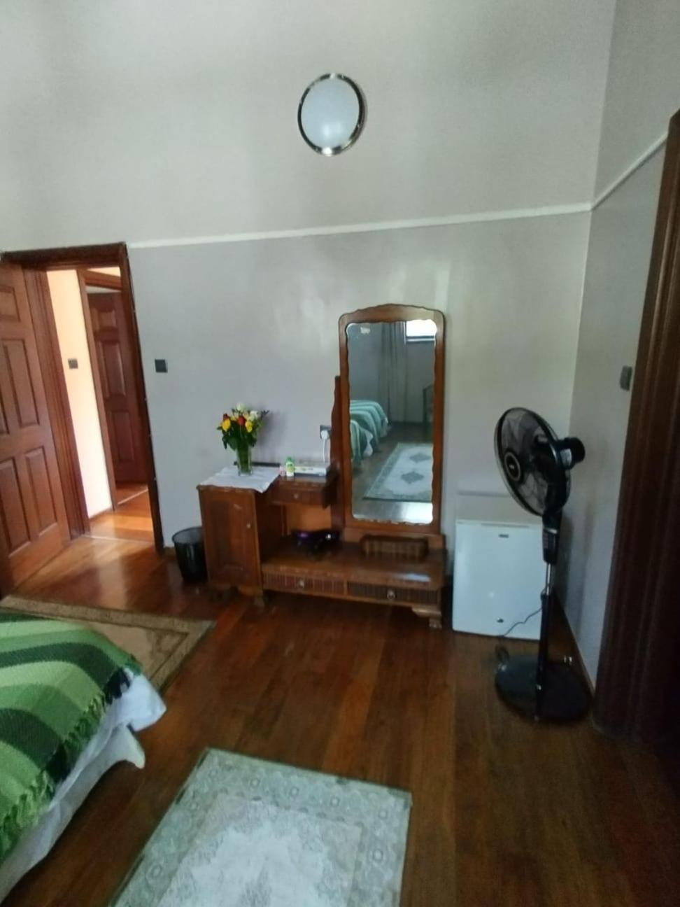 Florances Rest House