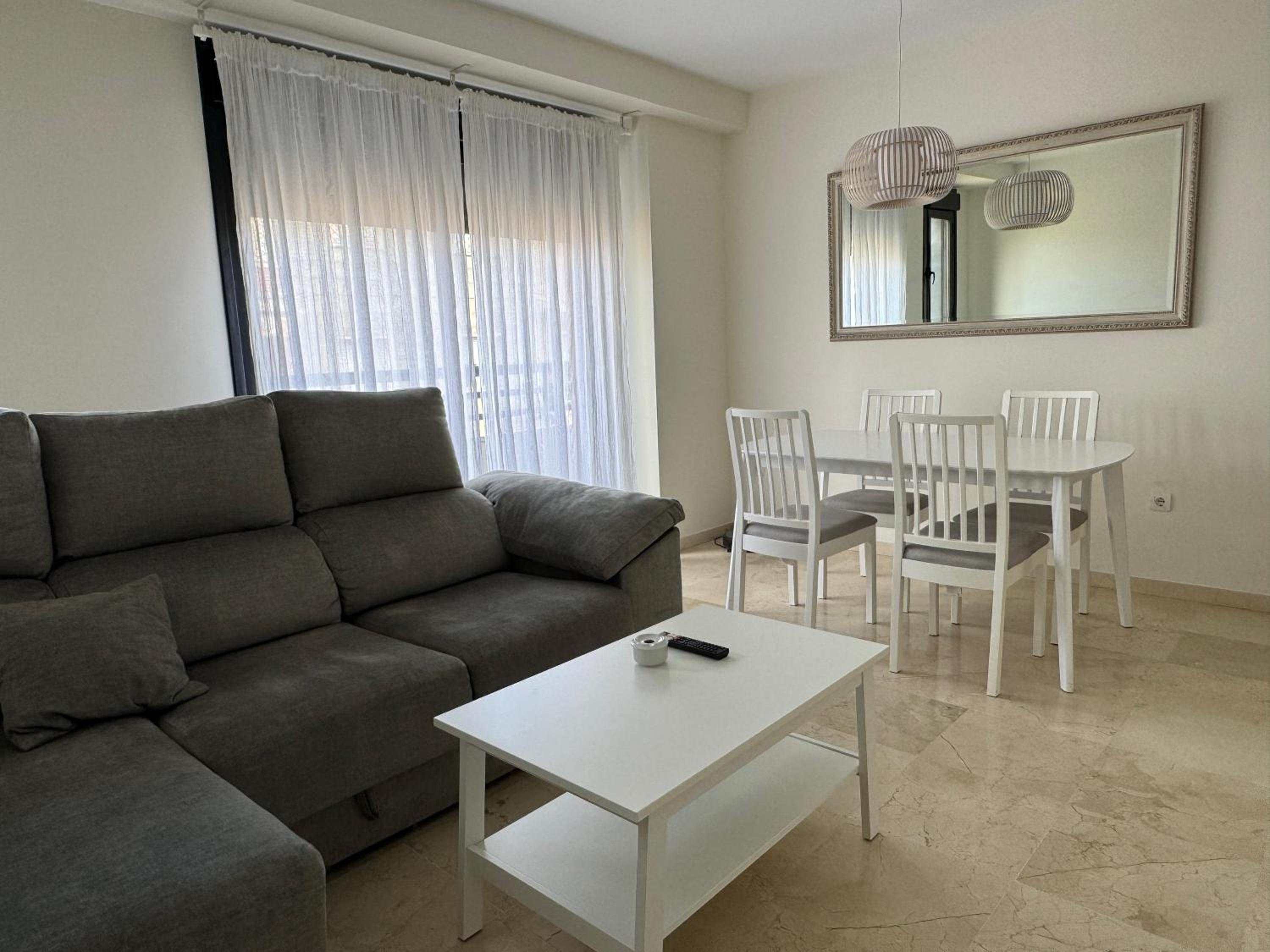 Dúplex céntrico con terraza y parking gratuito