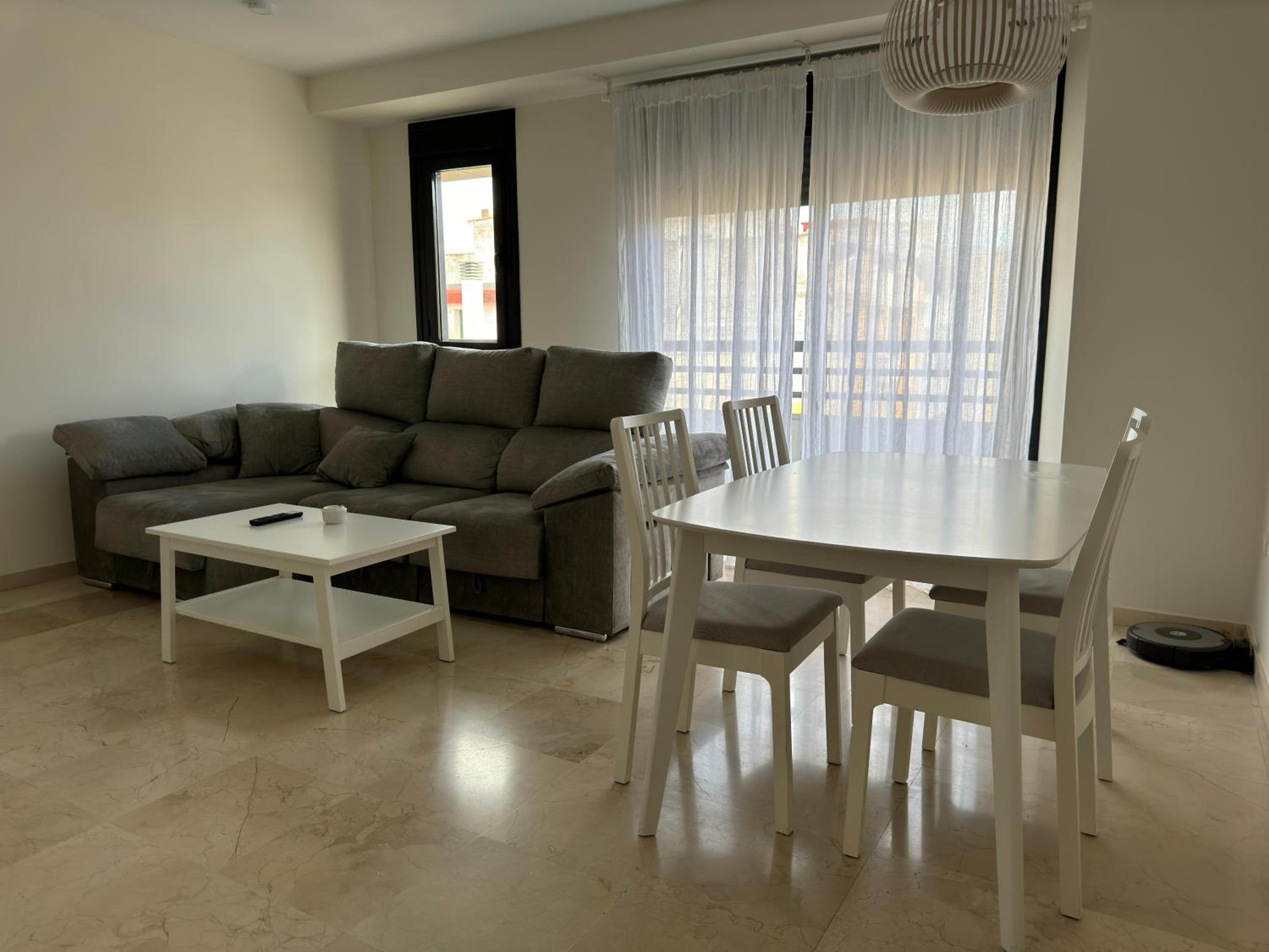 Dúplex céntrico con terraza y parking gratuito