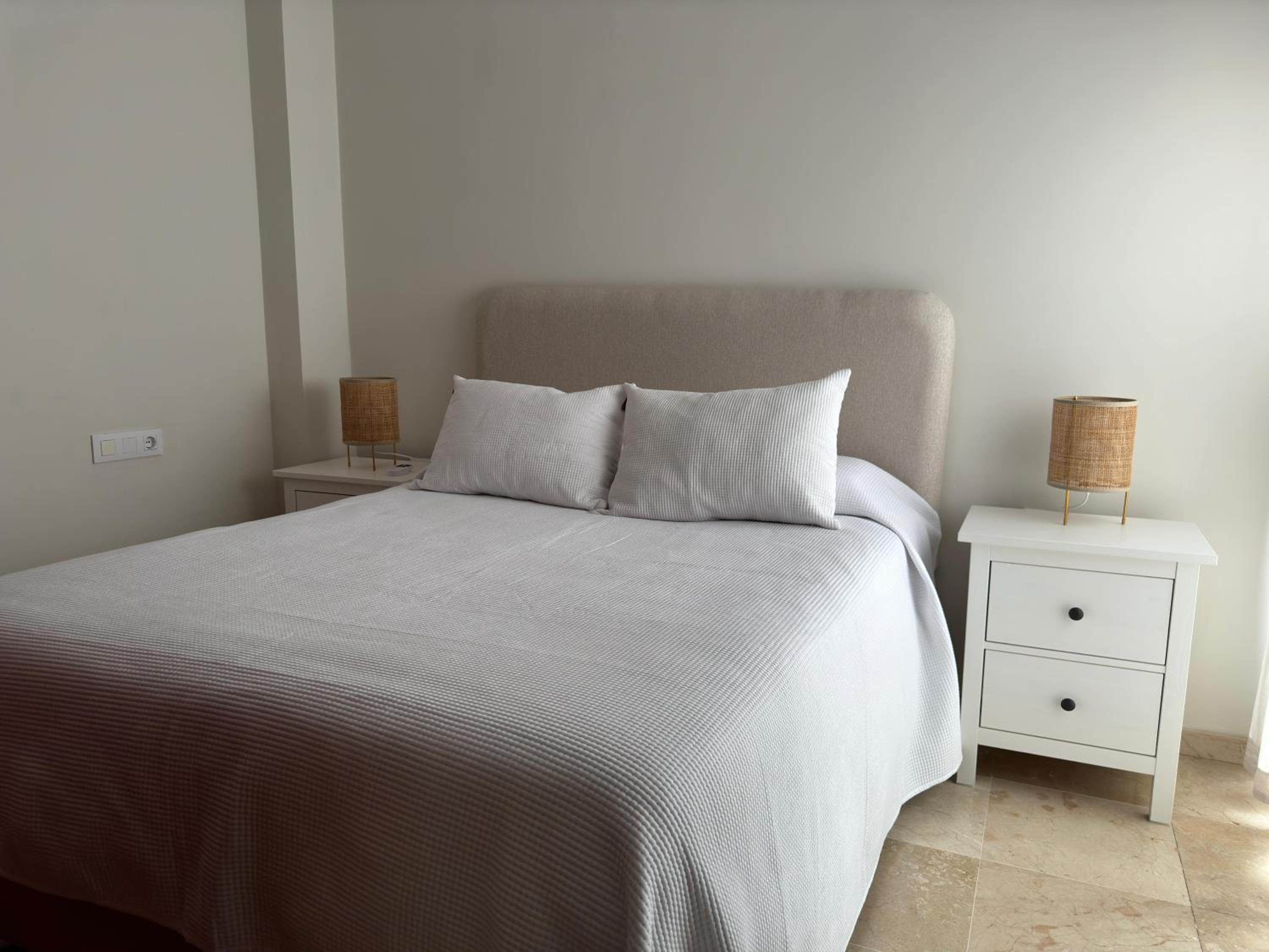 Dúplex céntrico con terraza y parking gratuito