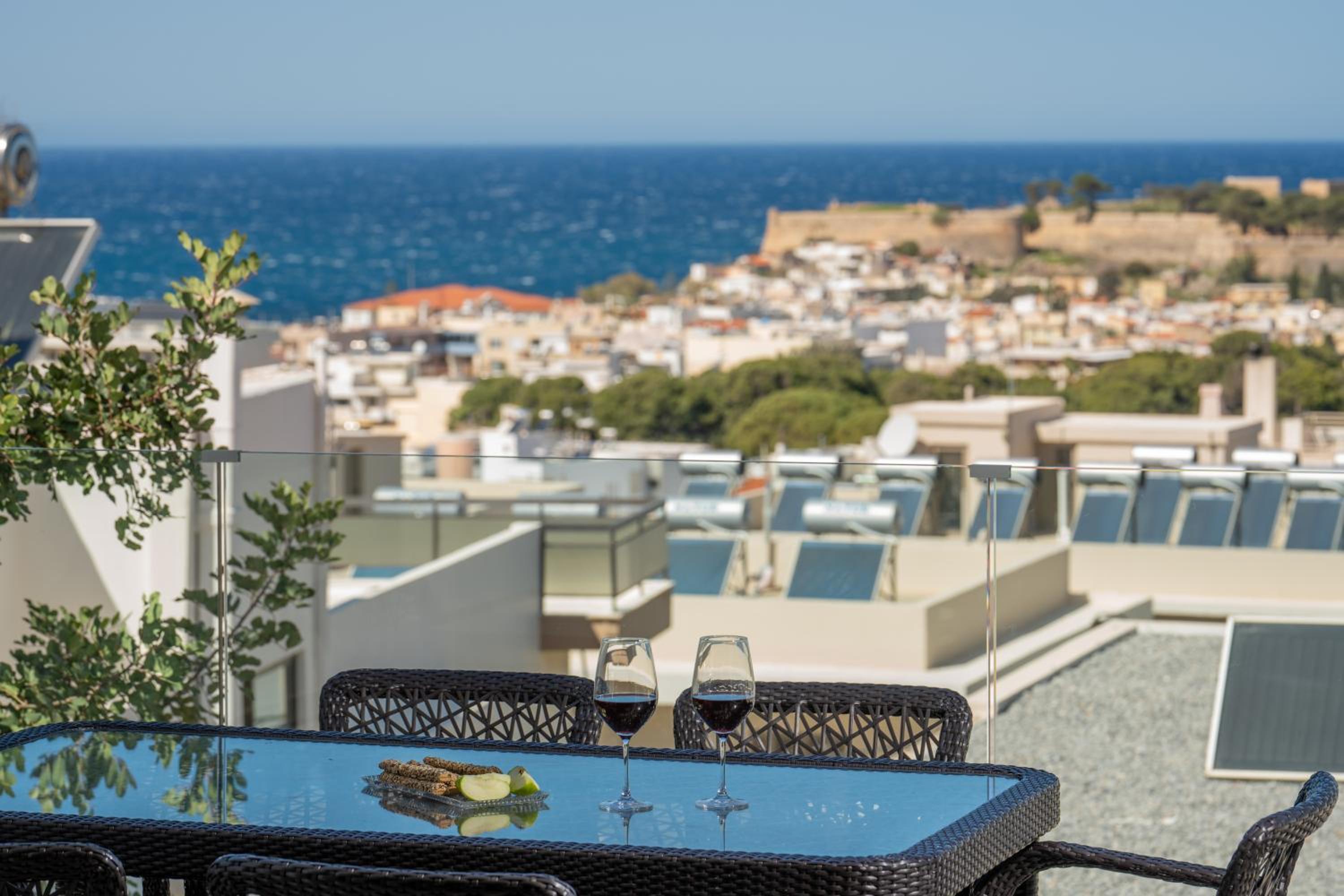 Androgeōs seaview apartment