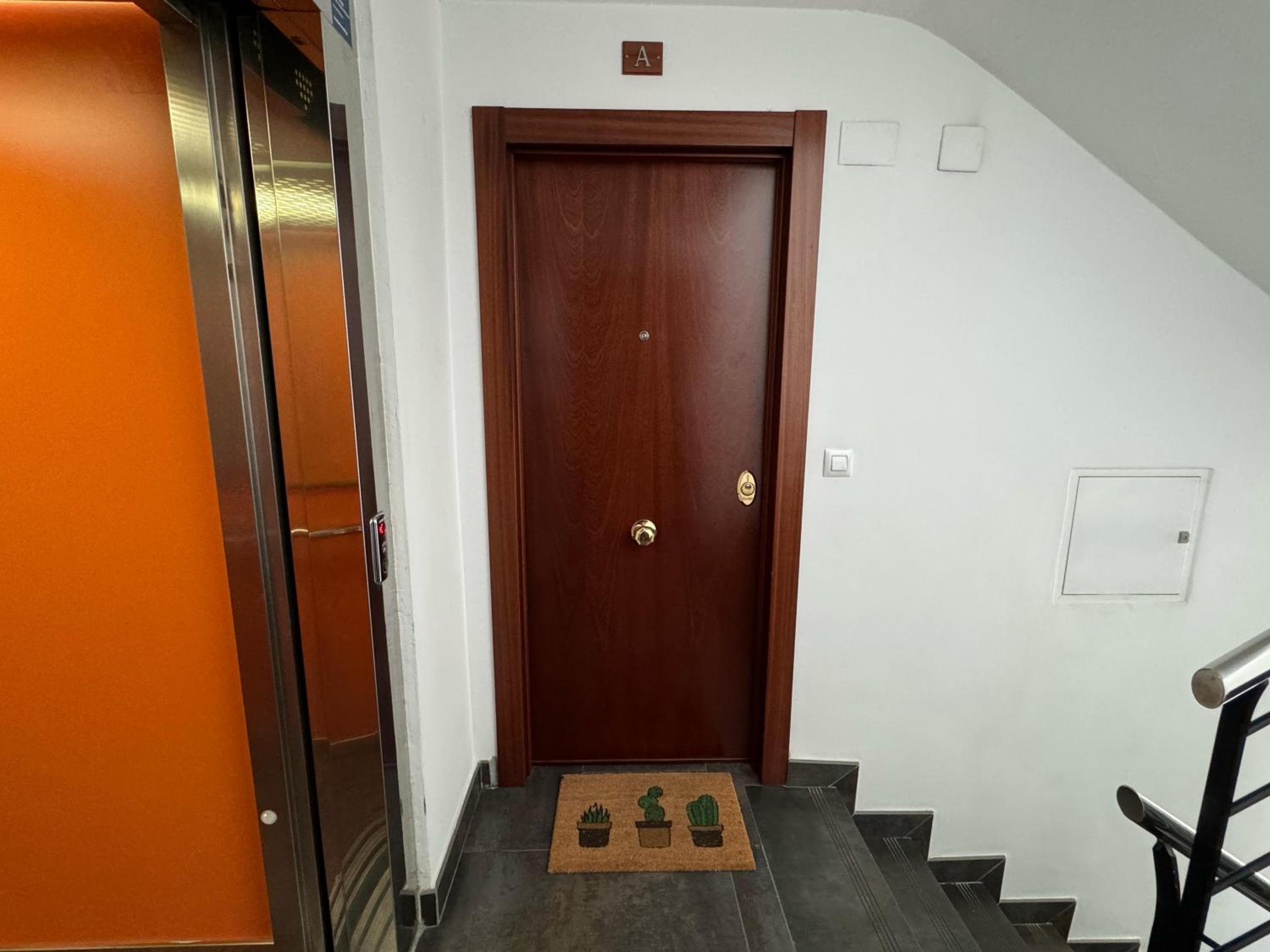 Dúplex céntrico con terraza y parking gratuito