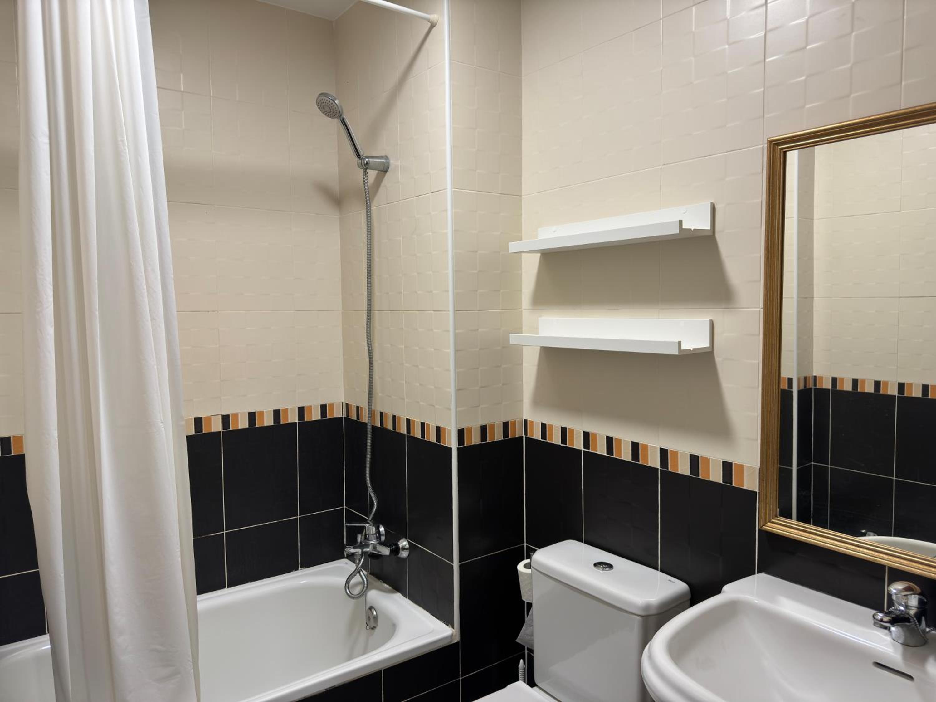 Dúplex céntrico con terraza y parking gratuito