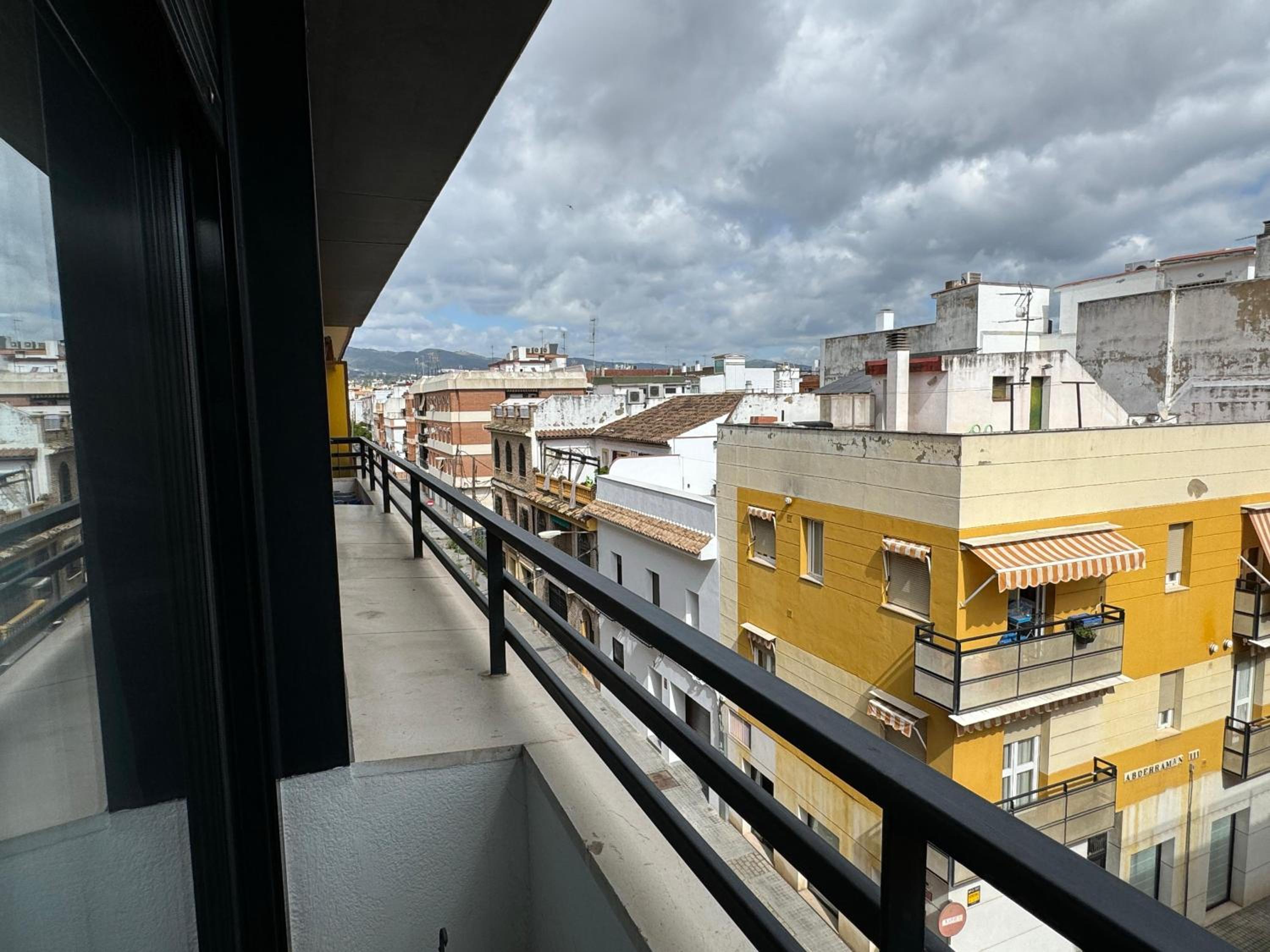Dúplex céntrico con terraza y parking gratuito