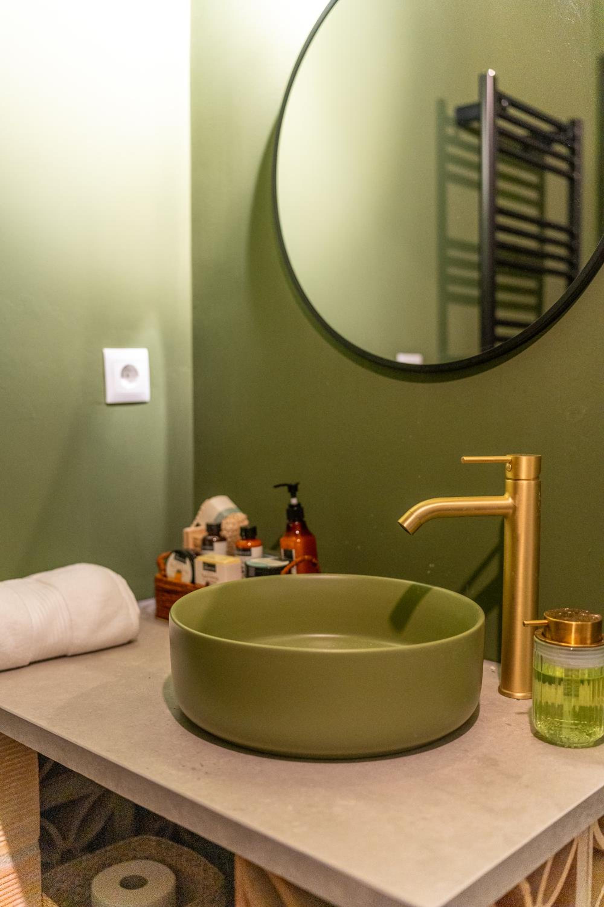 I AM La Posada Hotel and Apartment