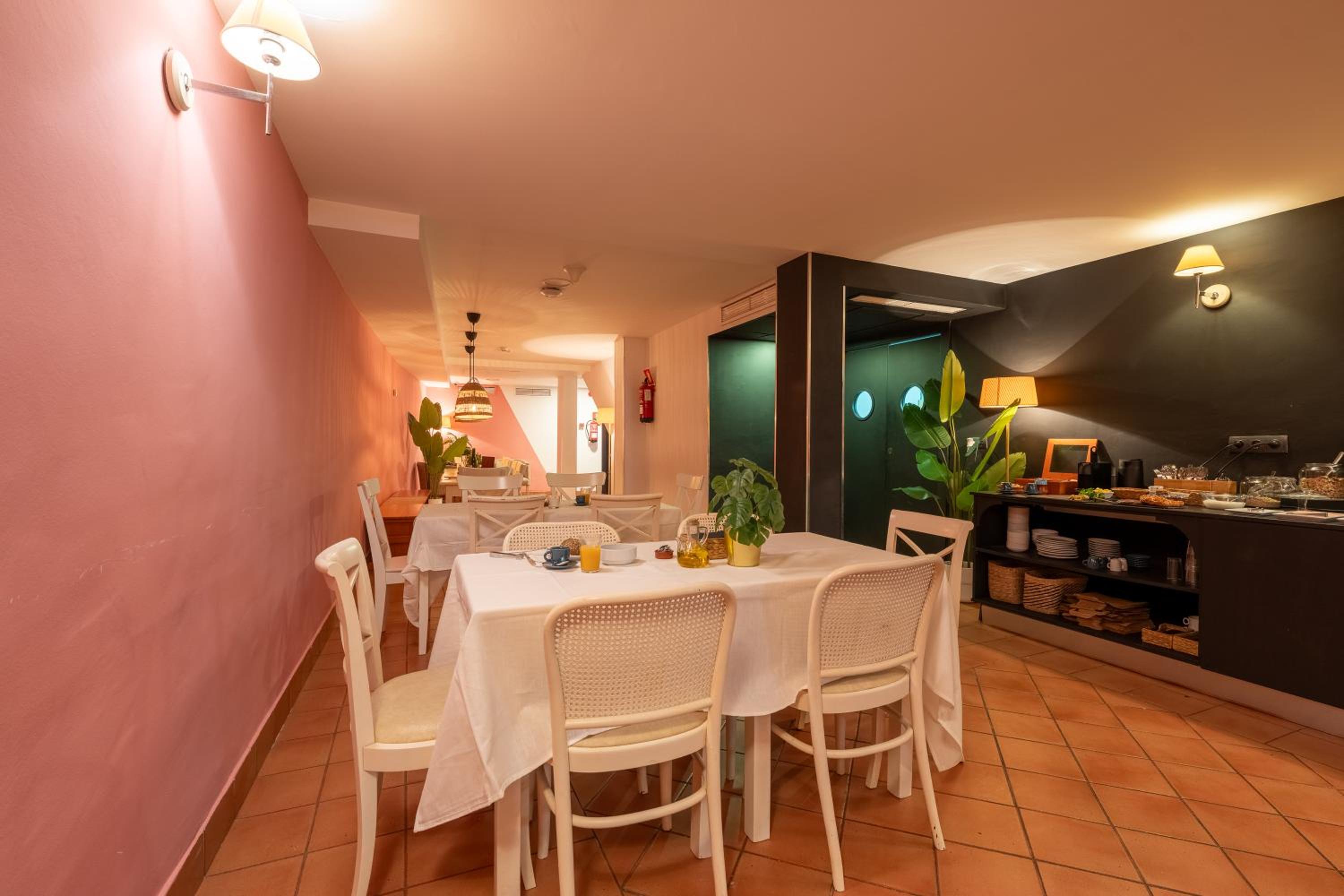 I AM La Posada Hotel and Apartment