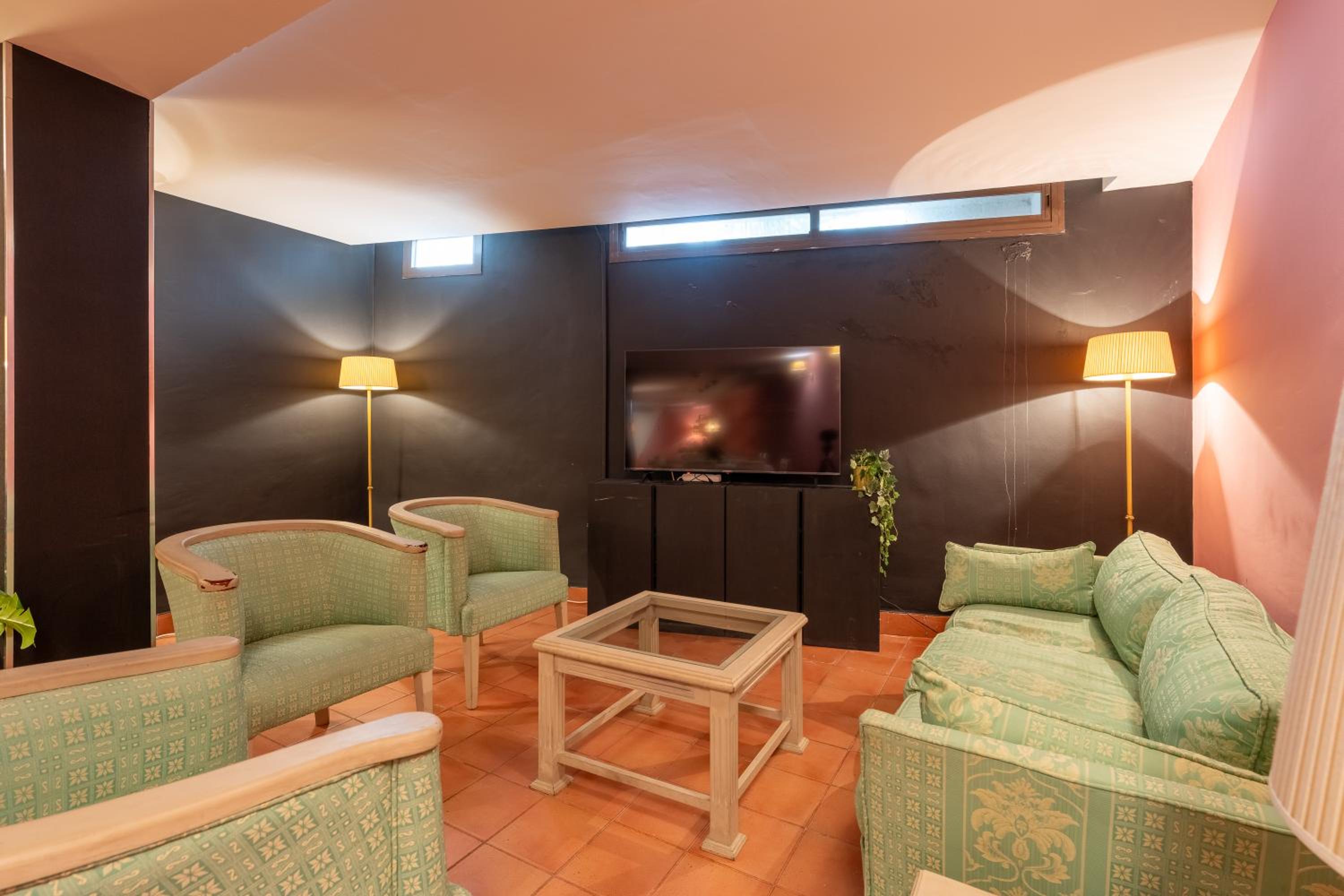 I AM La Posada Hotel and Apartment