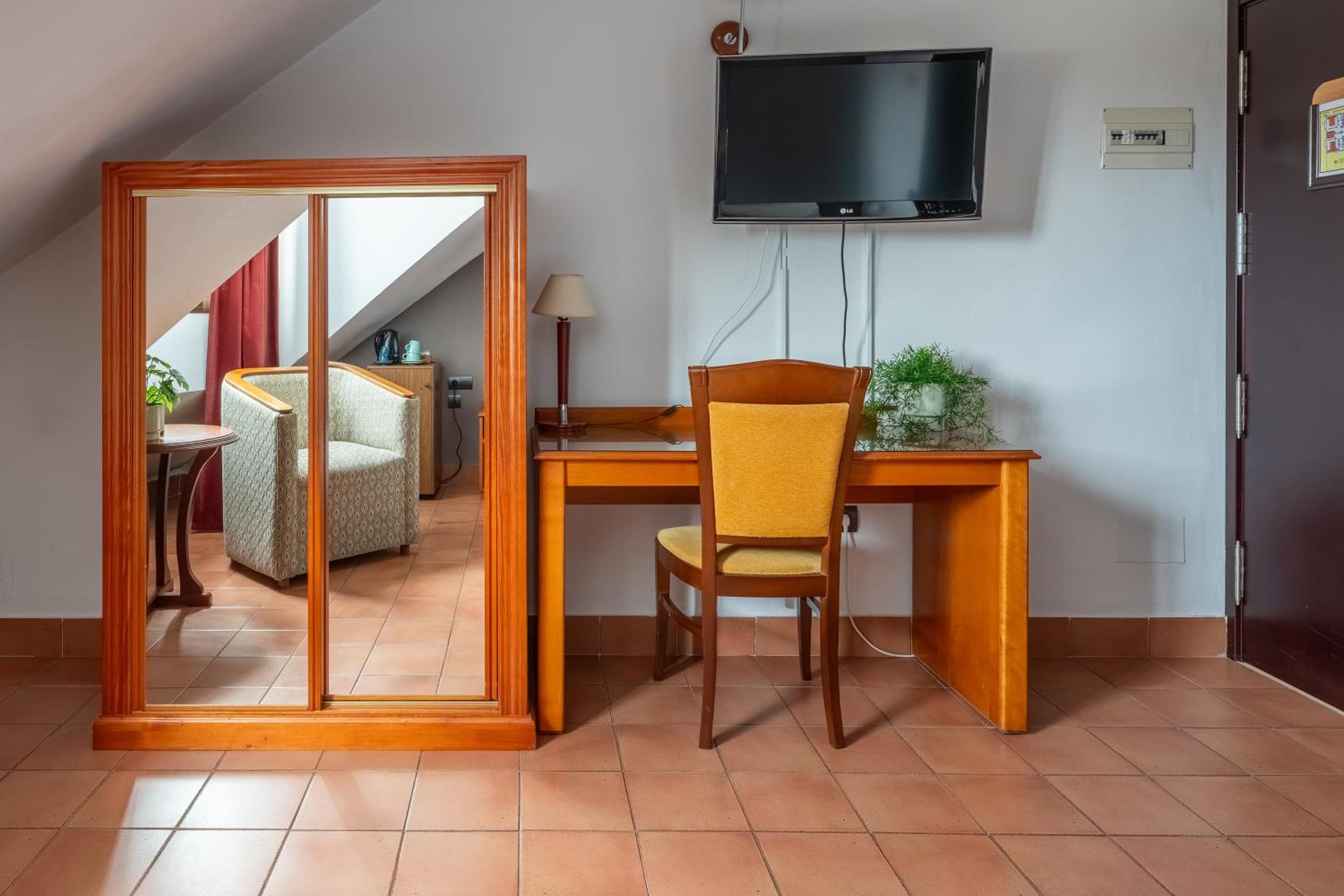 I AM La Posada Hotel and Apartment