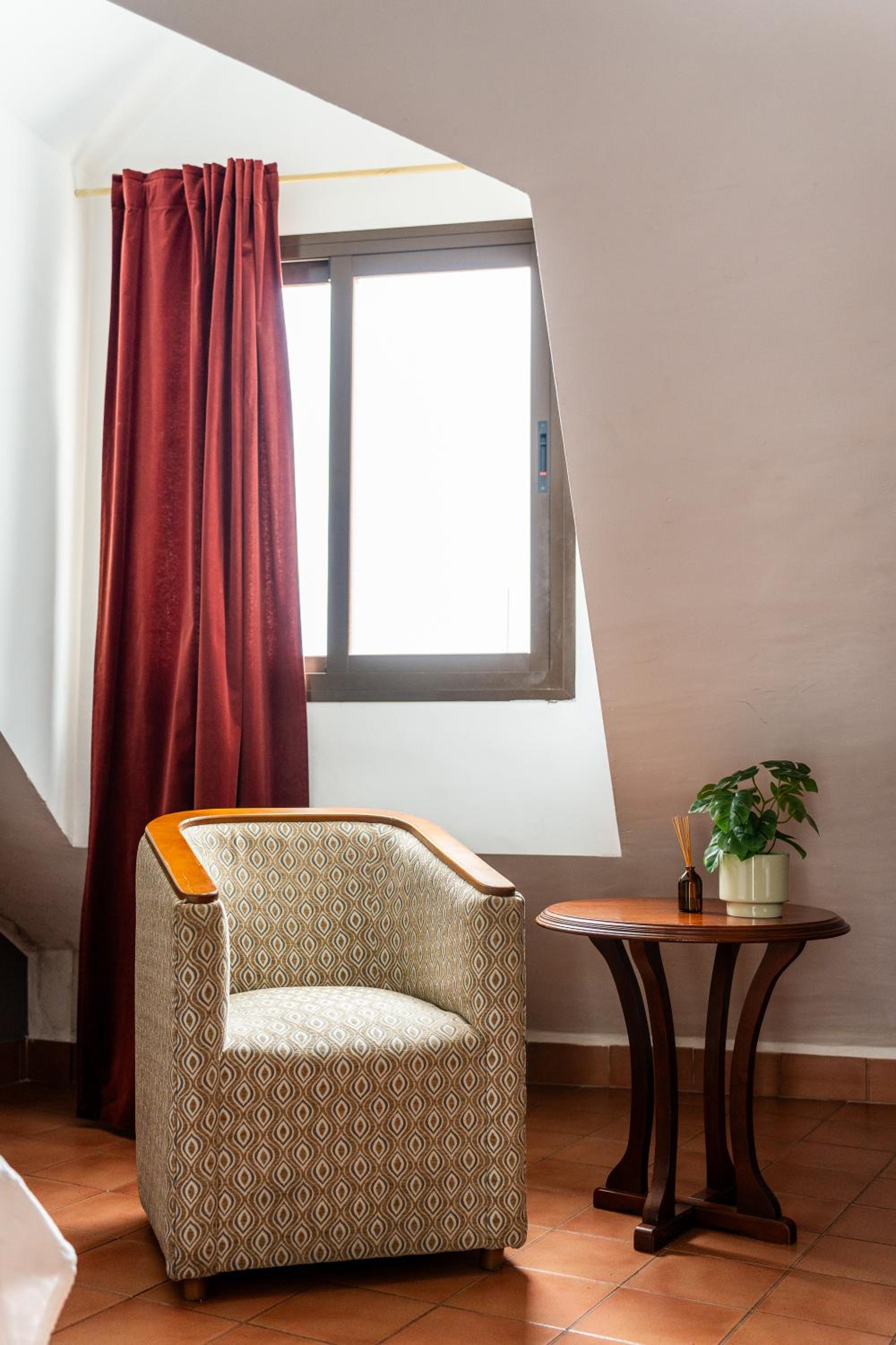 I AM La Posada Hotel and Apartment