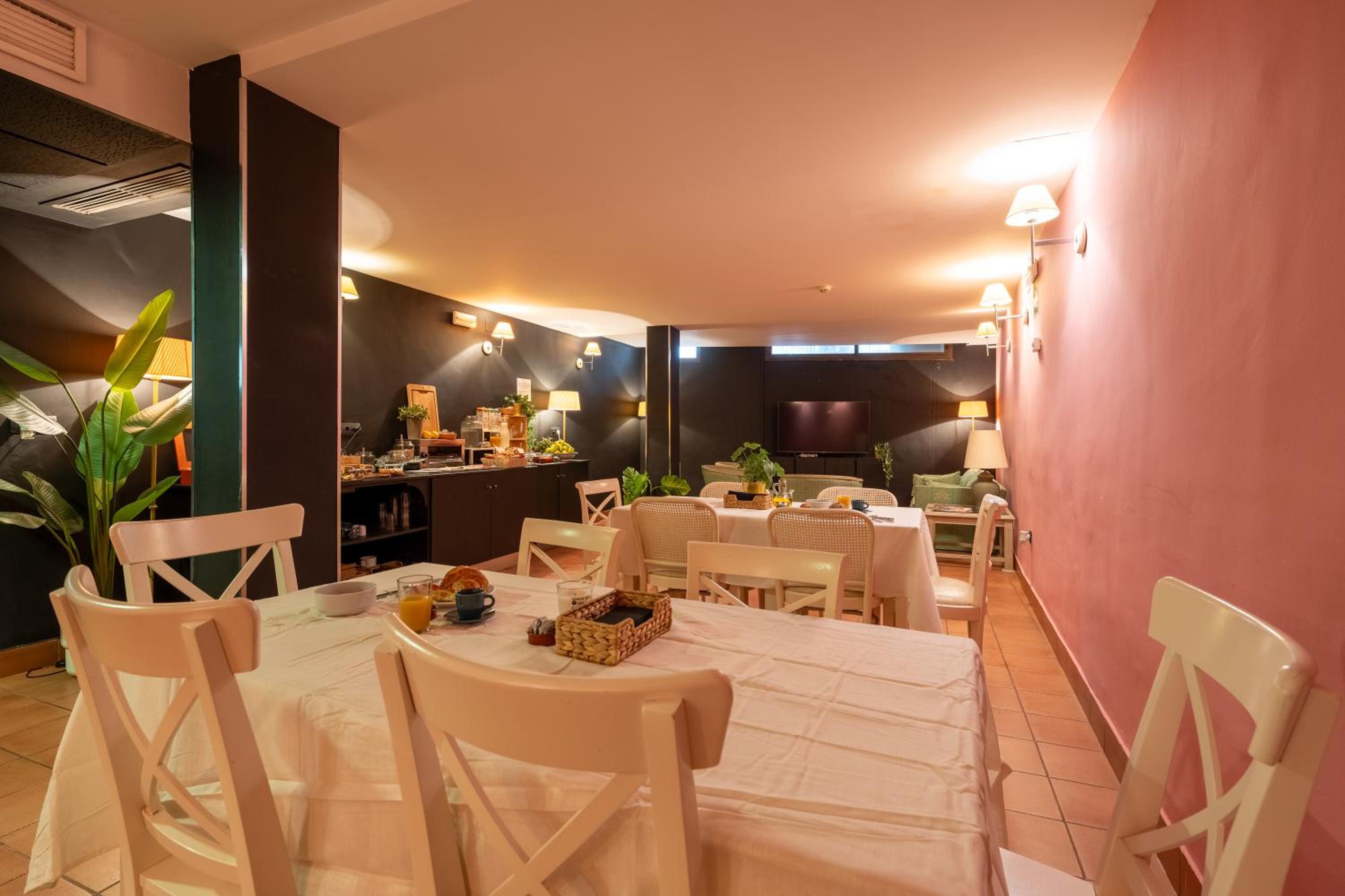 I AM La Posada Hotel and Apartment