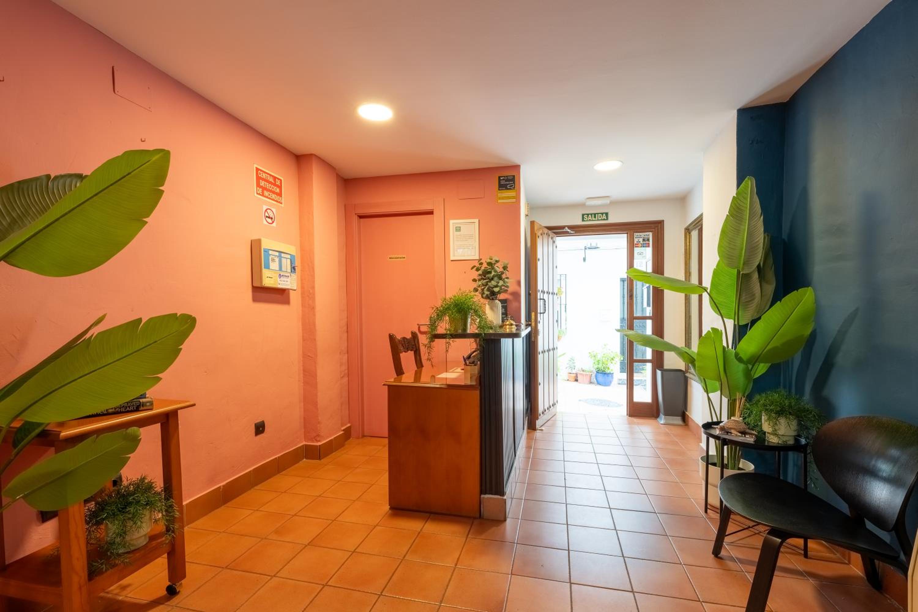 I AM La Posada Hotel and Apartment