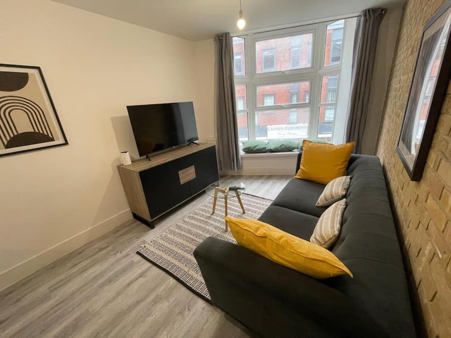 Stunning 1 bed central flat view 5